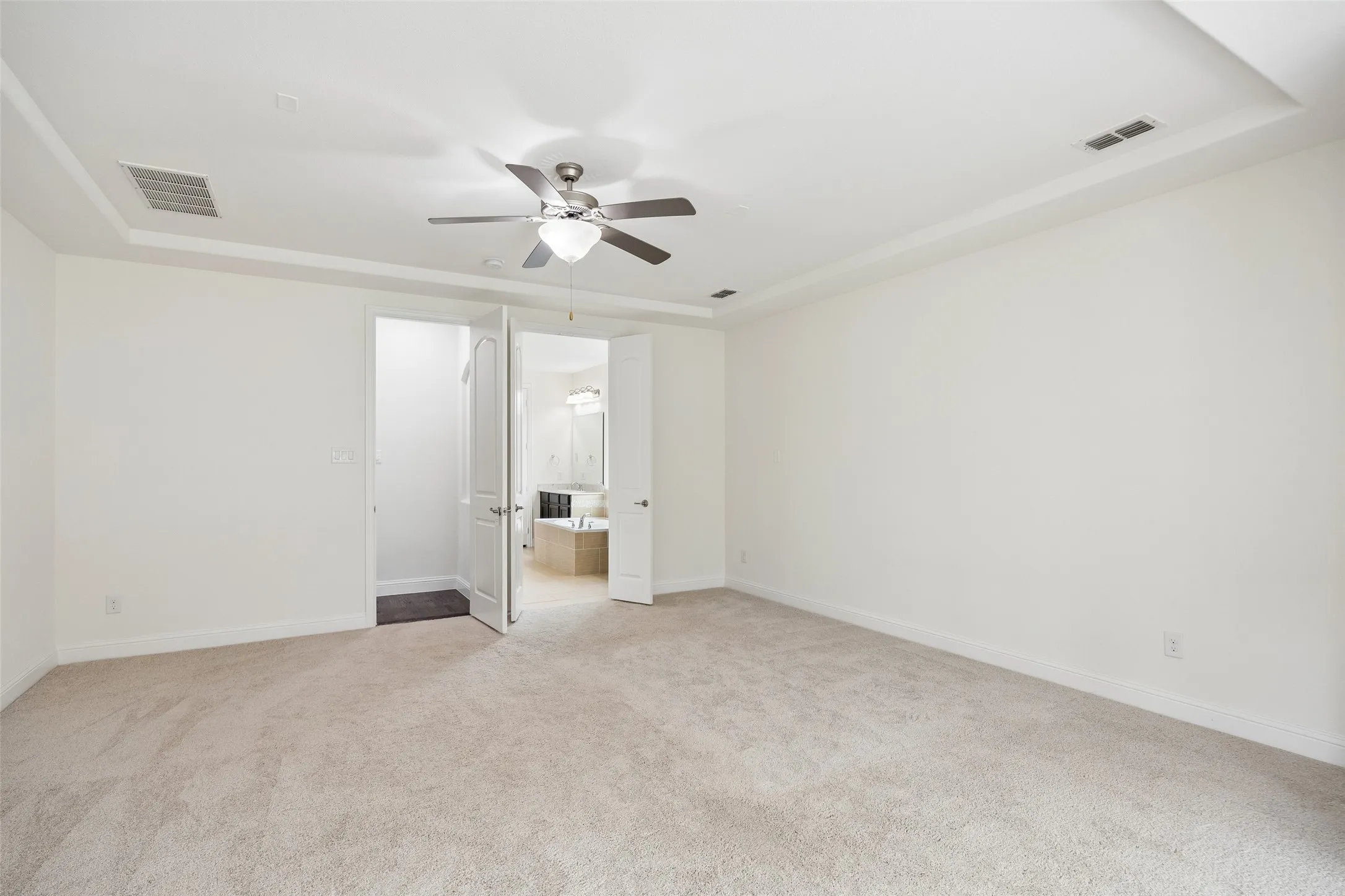 Single Family Residence For Sale in Denton County , 1165 Clearwater Drive, Frisco, Texas 75036, 5 Bedroom, 5 Bathroom, 2 Garage spaces, 5,183 Sqft, built in 2014, mls#21259541, Real Estate Agent in Frisco, Homes For Sale in Denton county, Homes For Sale in Frisco, Realtor in Frisco Texas, Real Estate Brokerage Independent Realty Texas, Luminita Cordes Realtor