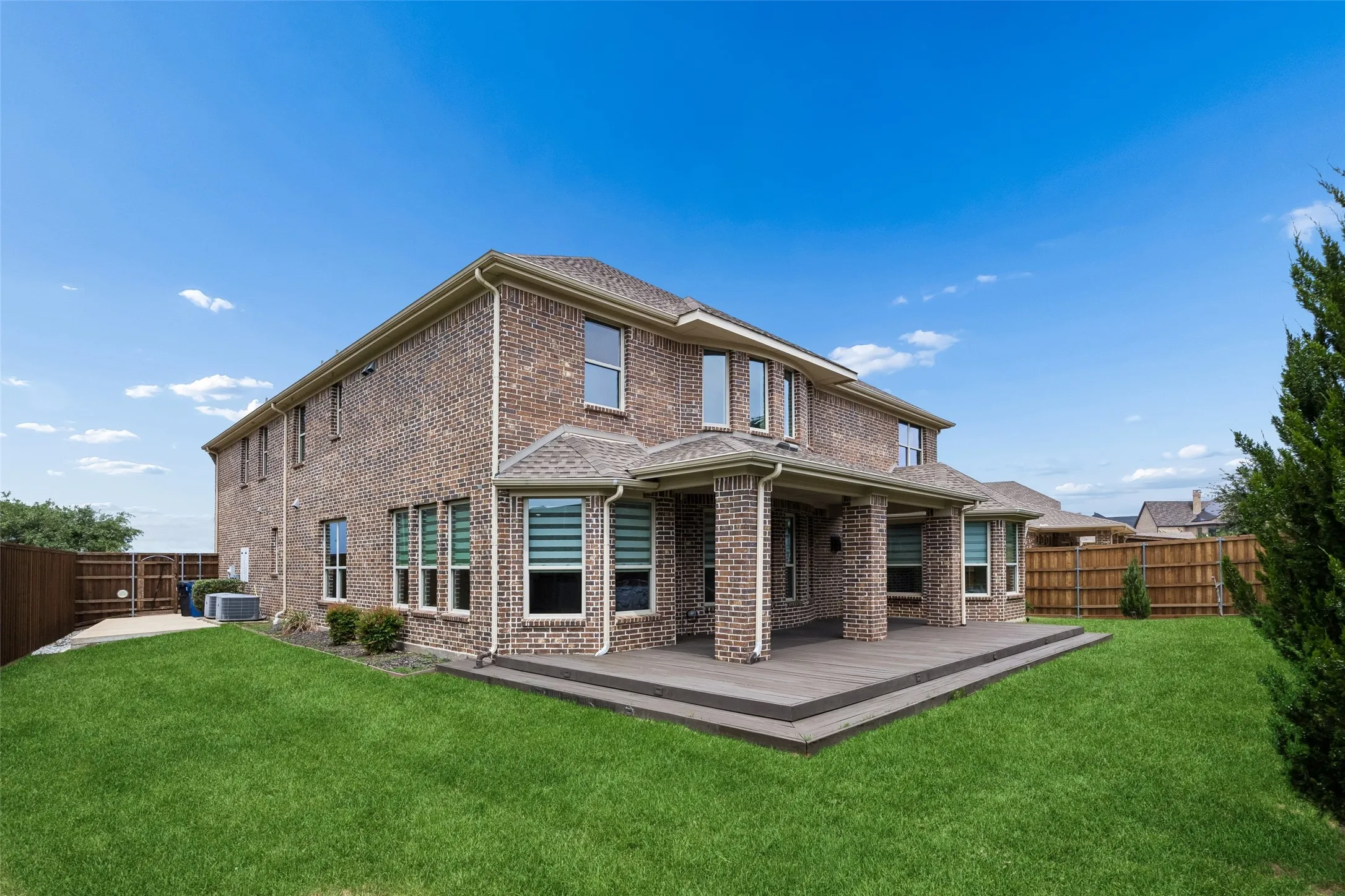 Single Family Residence For Sale in Denton County , 1165 Clearwater Drive, Frisco, Texas 75036, 5 Bedroom, 5 Bathroom, 2 Garage spaces, 5,183 Sqft, built in 2014, mls#21259541, Real Estate Agent in Frisco, Homes For Sale in Denton county, Homes For Sale in Frisco, Realtor in Frisco Texas, Real Estate Brokerage Independent Realty Texas, Luminita Cordes Realtor