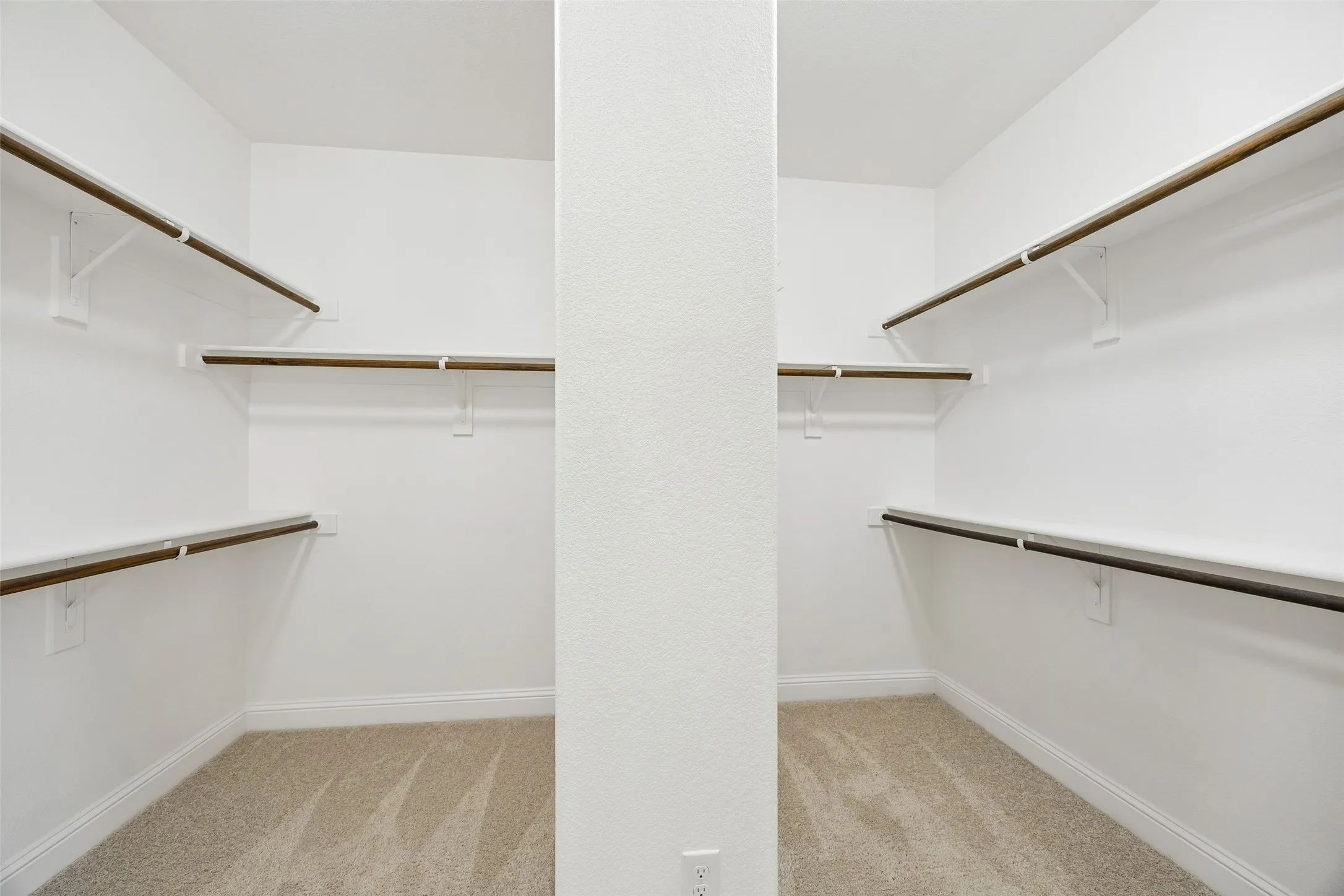 Single Family Residence For Sale in Denton County , 1165 Clearwater Drive, Frisco, Texas 75036, 5 Bedroom, 5 Bathroom, 2 Garage spaces, 5,183 Sqft, built in 2014, mls#21259541, Real Estate Agent in Frisco, Homes For Sale in Denton county, Homes For Sale in Frisco, Realtor in Frisco Texas, Real Estate Brokerage Independent Realty Texas, Luminita Cordes Realtor