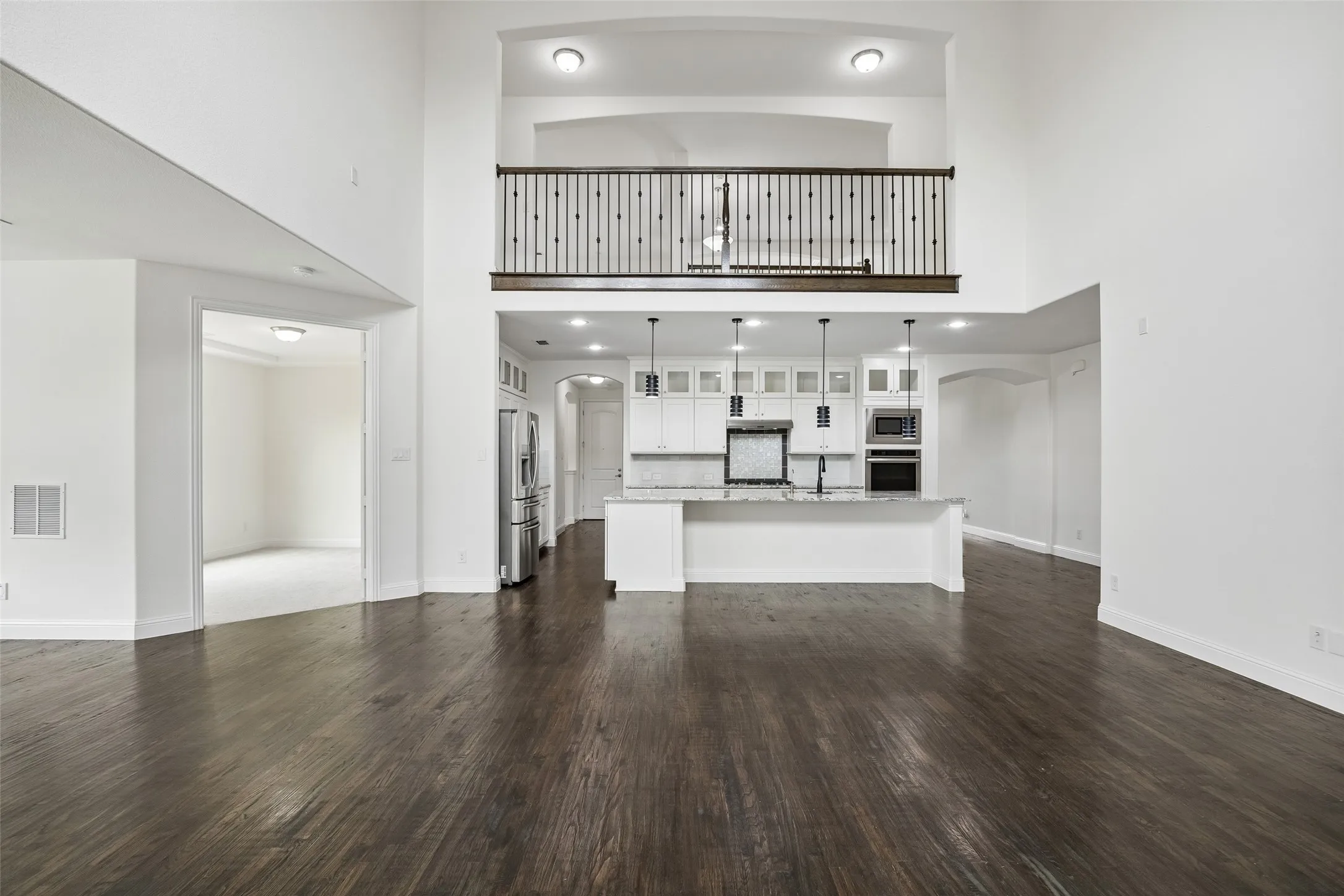 Single Family Residence For Sale in Denton County , 1165 Clearwater Drive, Frisco, Texas 75036, 5 Bedroom, 5 Bathroom, 2 Garage spaces, 5,183 Sqft, built in 2014, mls#21259541, Real Estate Agent in Frisco, Homes For Sale in Denton county, Homes For Sale in Frisco, Realtor in Frisco Texas, Real Estate Brokerage Independent Realty Texas, Luminita Cordes Realtor