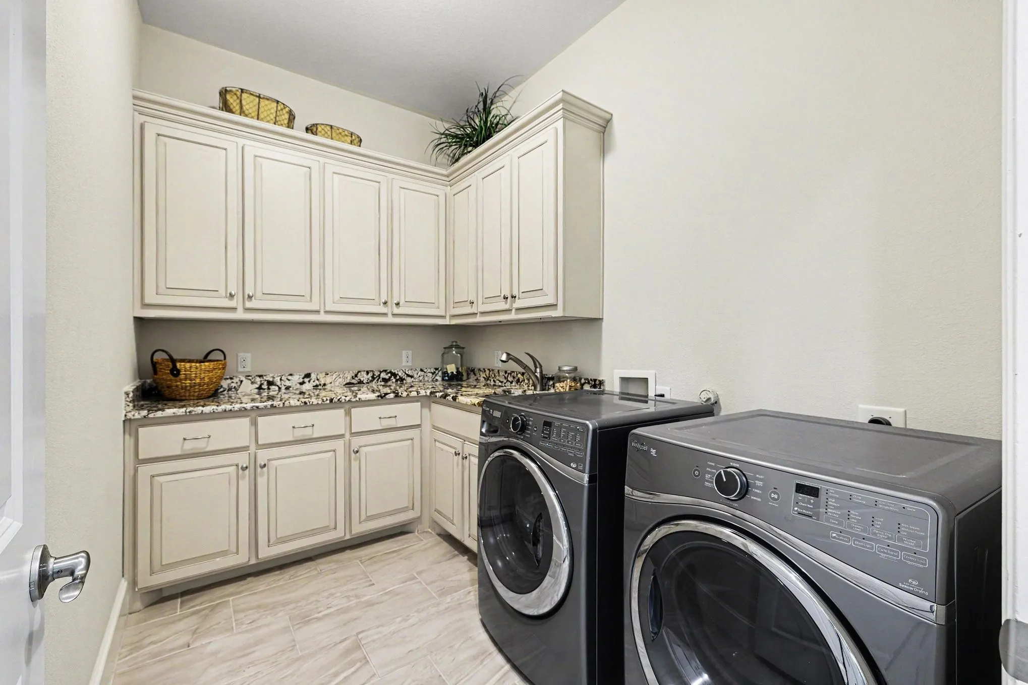 Single Family Residence For Sale in Collin County , 1501 Winchester Drive, Prosper, Texas 75078, 4 Bedroom, 5 Bathroom, 3 Garage spaces, 4,640 Sqft, built in 2015, mls#21189147, Real Estate Agent in Prosper, Homes For Sale in Collin county, Homes For Sale in Prosper, Realtor in Prosper Texas, Real Estate Brokerage Independent Realty Texas, Luminita Cordes Realtor