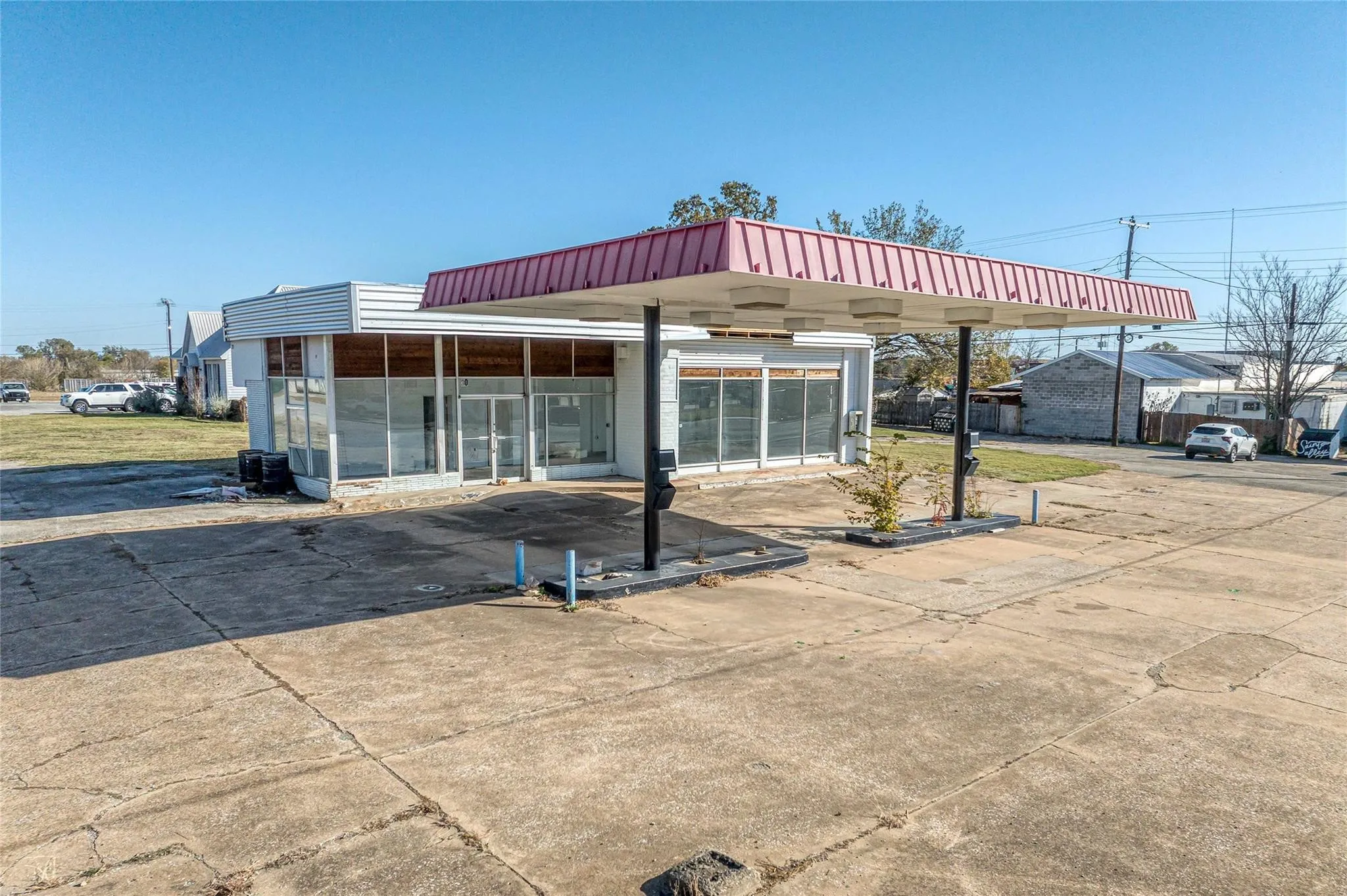 Business For Sale in Grayson County , 212 N Austin Avenue, Denison, Texas 75020, 0, 0, Garage spaces, 1,400 Sqft, built in 1965, Price $399,000, mls#21268992, Real Estate Agent in Denison, Homes For Sale in Grayson county, Homes For Sale in Denison, Realtor in Denison Texas, Real Estate Brokerage Independent Realty Texas, Luminita Cordes Realtor