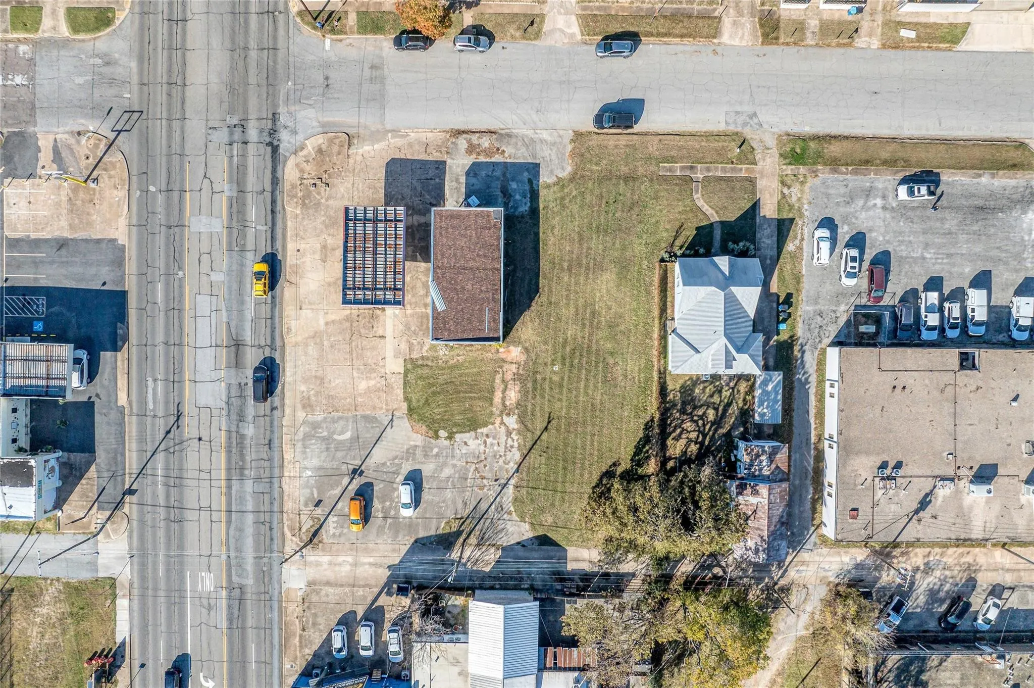 Business For Sale in Grayson County , 212 N Austin Avenue, Denison, Texas 75020, 0, 0, Garage spaces, 1,400 Sqft, built in 1965, Price $399,000, mls#21268992, Real Estate Agent in Denison, Homes For Sale in Grayson county, Homes For Sale in Denison, Realtor in Denison Texas, Real Estate Brokerage Independent Realty Texas, Luminita Cordes Realtor