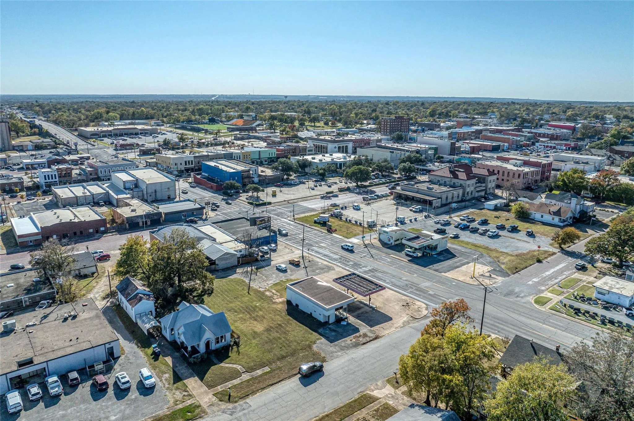 Business For Sale in Grayson County , 212 N Austin Avenue, Denison, Texas 75020, 0, 0, Garage spaces, 1,400 Sqft, built in 1965, Price $399,000, mls#21268992, Real Estate Agent in Denison, Homes For Sale in Grayson county, Homes For Sale in Denison, Realtor in Denison Texas, Real Estate Brokerage Independent Realty Texas, Luminita Cordes Realtor