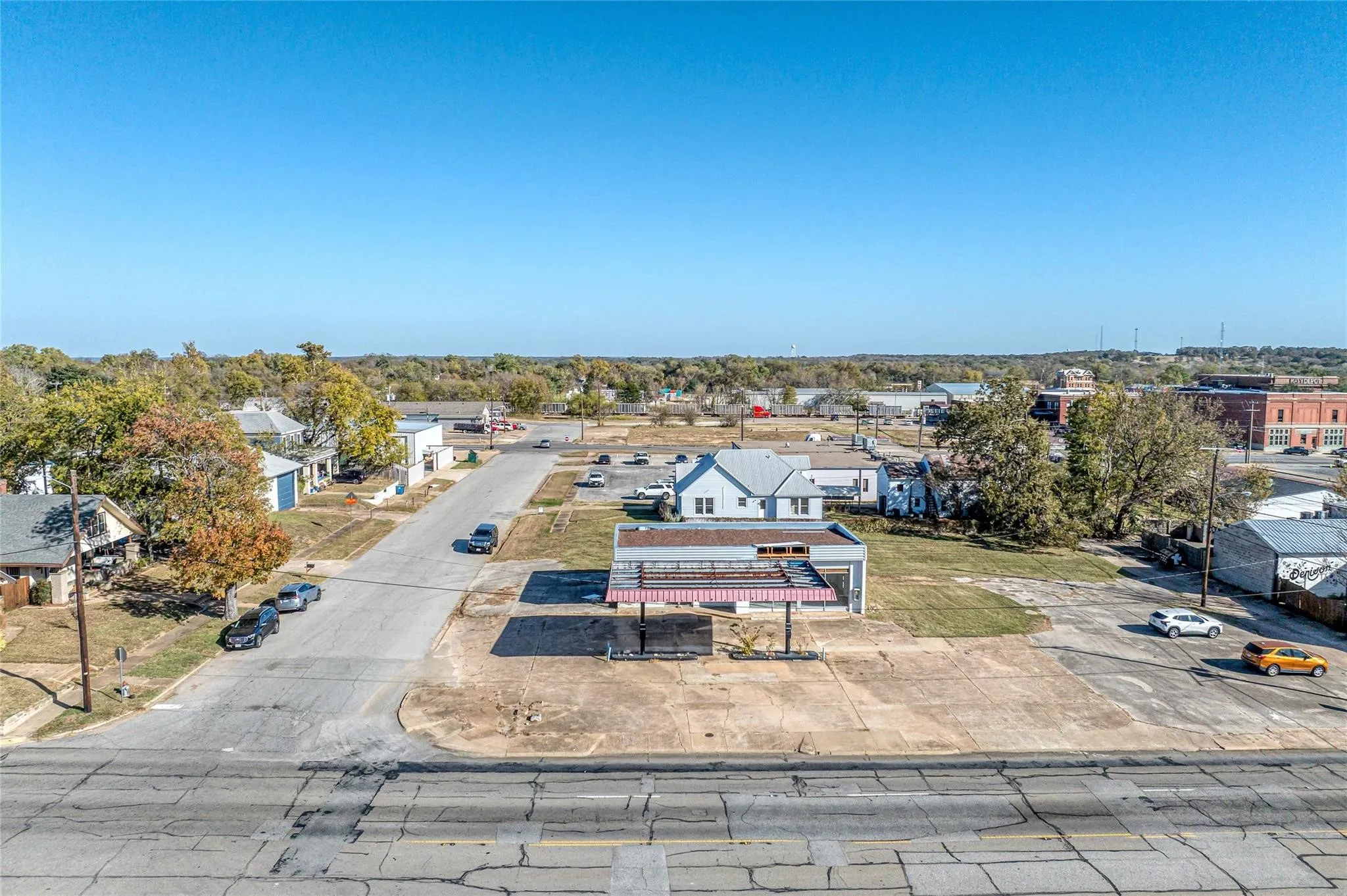 Business For Sale in Grayson County , 212 N Austin Avenue, Denison, Texas 75020, 0, 0, Garage spaces, 1,400 Sqft, built in 1965, Price $399,000, mls#21268992, Real Estate Agent in Denison, Homes For Sale in Grayson county, Homes For Sale in Denison, Realtor in Denison Texas, Real Estate Brokerage Independent Realty Texas, Luminita Cordes Realtor