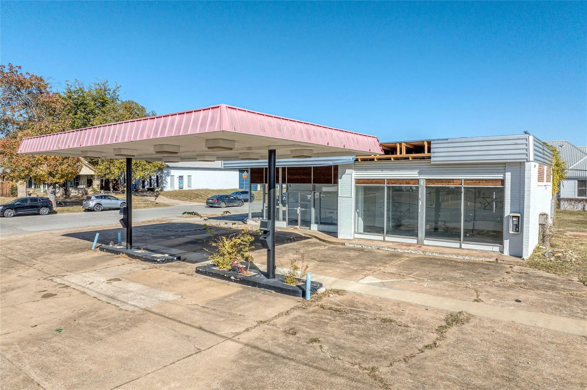 Business For Sale in Grayson County , 212 N Austin Avenue, Denison, Texas 75020, 0, 0, Garage spaces, 1,400 Sqft, built in 1965, Price $399,000, mls#21268992, Real Estate Agent in Denison, Homes For Sale in Grayson county, Homes For Sale in Denison, Realtor in Denison Texas, Real Estate Brokerage Independent Realty Texas, Luminita Cordes Realtor