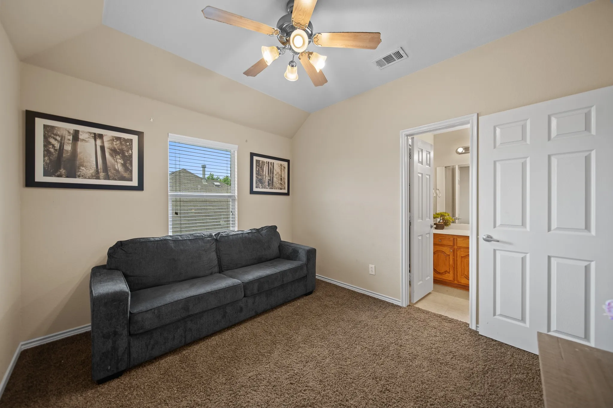 Single Family Residence For Sale in Dallas County , 7114 Bickers Drive, Rowlett, Texas 75089, 4 Bedroom, 3 Bathroom, 2 Garage spaces, 3,038 Sqft, built in 2005, mls#21268726, Real Estate Agent in Rowlett, Homes For Sale in Dallas county, Homes For Sale in Rowlett, Realtor in Rowlett Texas, Real Estate Brokerage Independent Realty Texas, Luminita Cordes Realtor