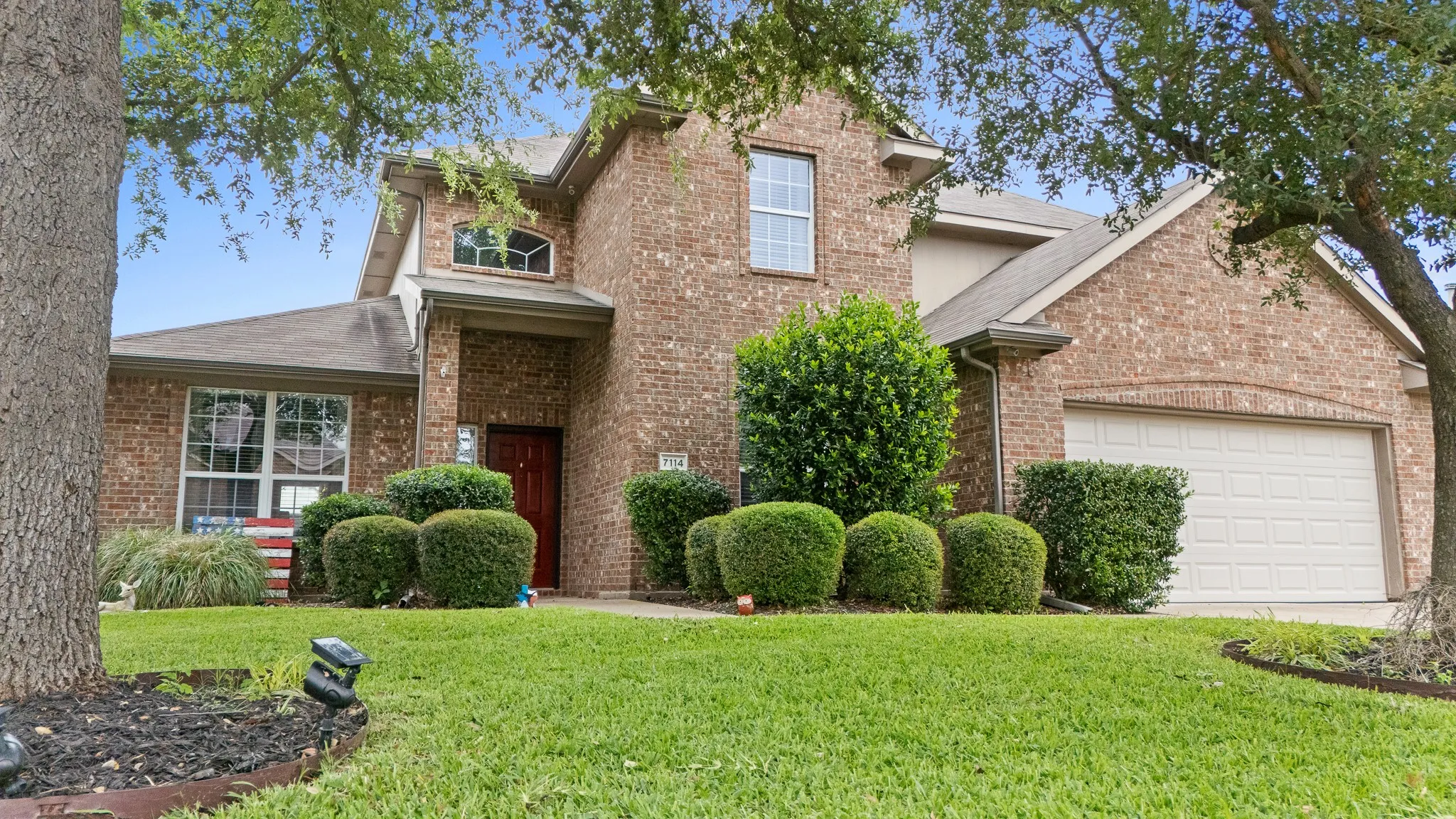 Single Family Residence For Sale in Dallas County , 7114 Bickers Drive, Rowlett, Texas 75089, 4 Bedroom, 3 Bathroom, 2 Garage spaces, 3,038 Sqft, built in 2005, mls#21268726, Real Estate Agent in Rowlett, Homes For Sale in Dallas county, Homes For Sale in Rowlett, Realtor in Rowlett Texas, Real Estate Brokerage Independent Realty Texas, Luminita Cordes Realtor