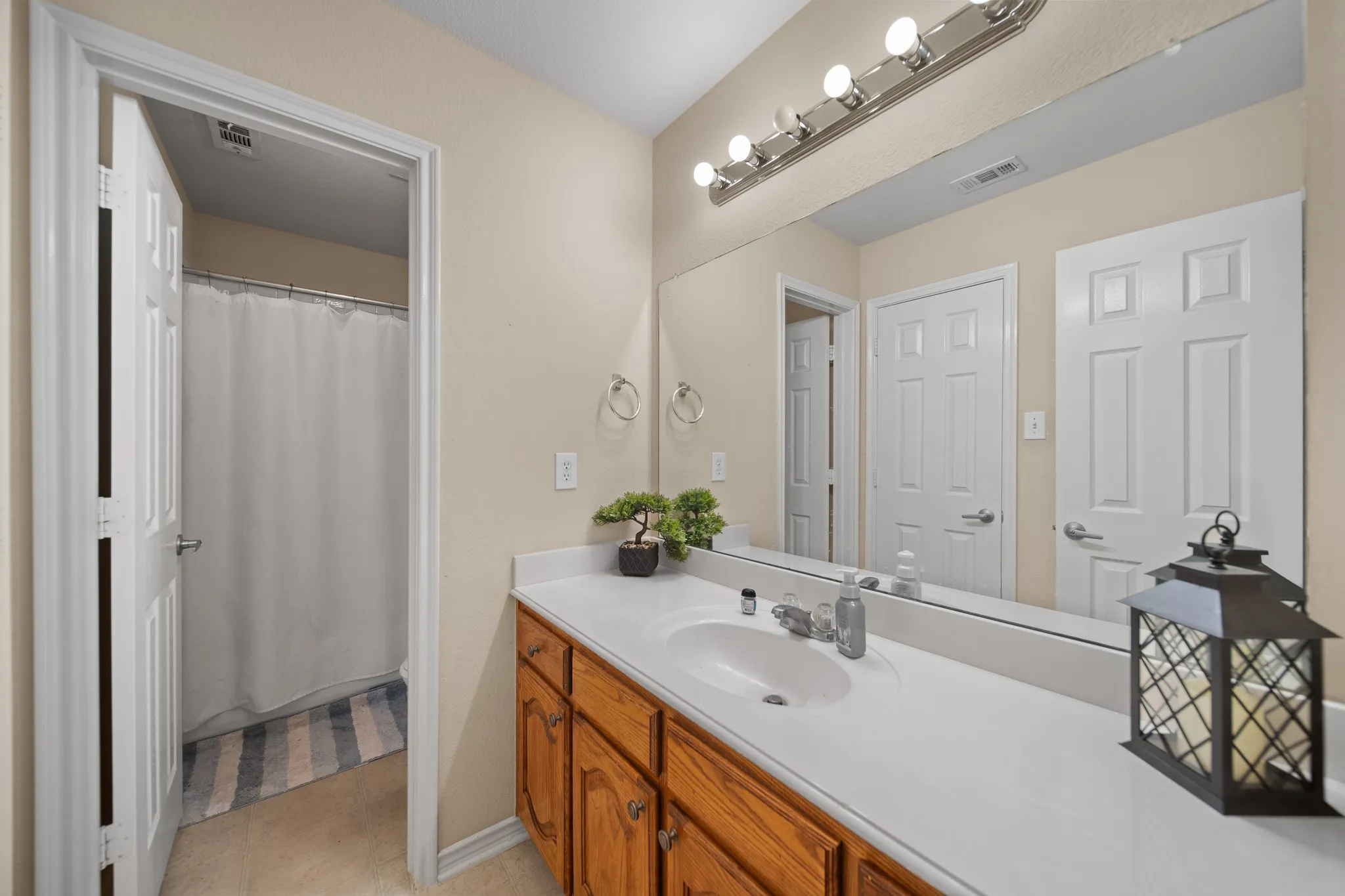Single Family Residence For Sale in Dallas County , 7114 Bickers Drive, Rowlett, Texas 75089, 4 Bedroom, 3 Bathroom, 2 Garage spaces, 3,038 Sqft, built in 2005, mls#21268726, Real Estate Agent in Rowlett, Homes For Sale in Dallas county, Homes For Sale in Rowlett, Realtor in Rowlett Texas, Real Estate Brokerage Independent Realty Texas, Luminita Cordes Realtor