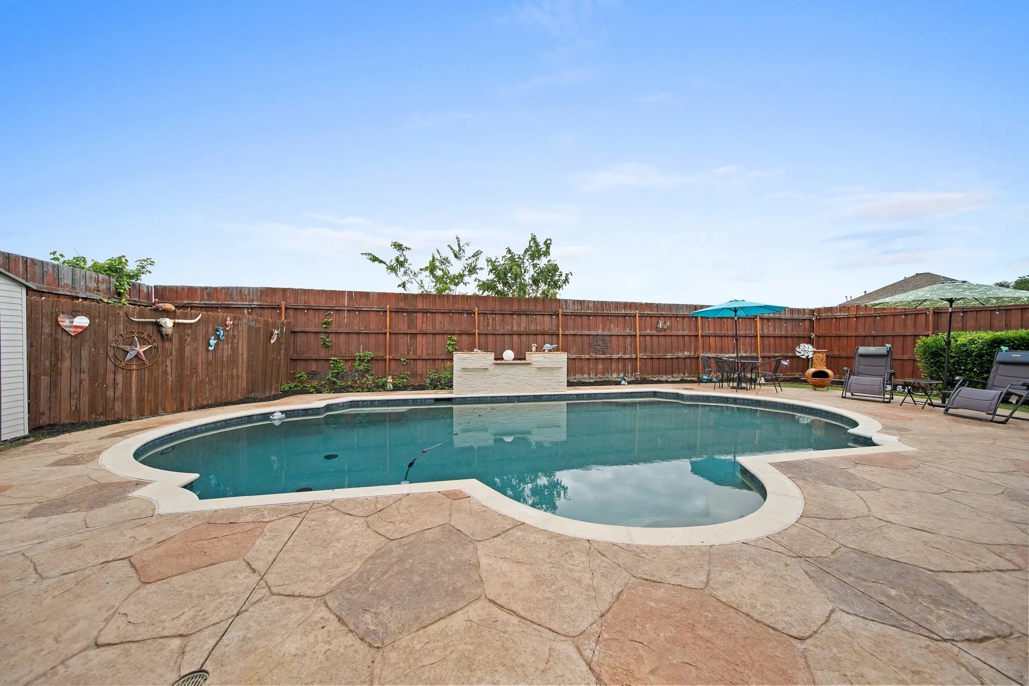 Single Family Residence For Sale in Dallas County , 7114 Bickers Drive, Rowlett, Texas 75089, 4 Bedroom, 3 Bathroom, 2 Garage spaces, 3,038 Sqft, built in 2005, mls#21268726, Real Estate Agent in Rowlett, Homes For Sale in Dallas county, Homes For Sale in Rowlett, Realtor in Rowlett Texas, Real Estate Brokerage Independent Realty Texas, Luminita Cordes Realtor