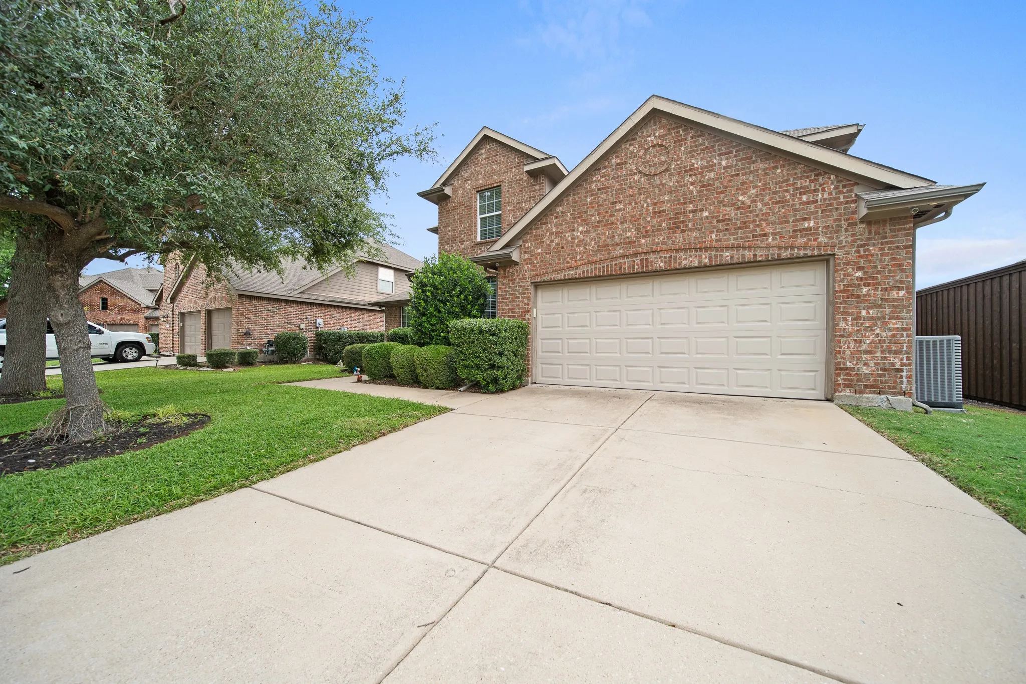 Single Family Residence For Sale in Dallas County , 7114 Bickers Drive, Rowlett, Texas 75089, 4 Bedroom, 3 Bathroom, 2 Garage spaces, 3,038 Sqft, built in 2005, mls#21268726, Real Estate Agent in Rowlett, Homes For Sale in Dallas county, Homes For Sale in Rowlett, Realtor in Rowlett Texas, Real Estate Brokerage Independent Realty Texas, Luminita Cordes Realtor