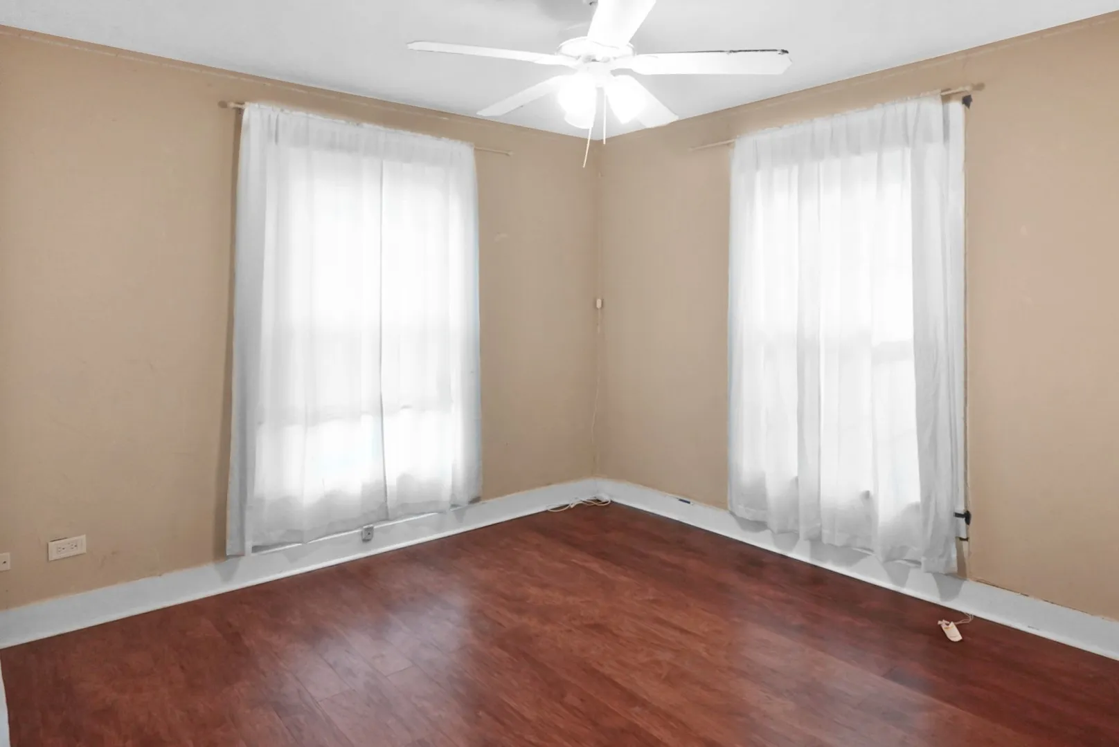 Single Family Residence For Sale in Palo Pinto County , 216 19th Street, Mineral Wells, Texas 76067, 2 Bedrooms, 1 Bathroom, Garage spaces, 1,226 Sqft, built in 1935, Price $155,000, mls#21269043, Real Estate Agent in Mineral Wells, Homes For Sale in Palo Pinto county, Homes For Sale in Mineral Wells, Realtor in Mineral Wells Texas, Real Estate Brokerage Independent Realty Texas, Luminita Cordes Realtor
