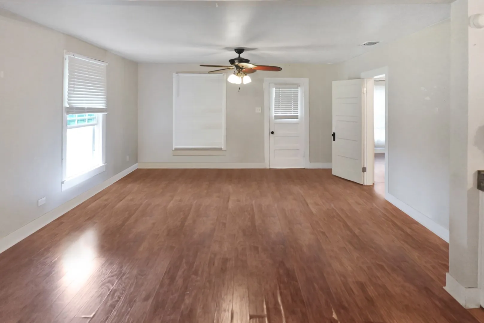 Single Family Residence For Sale in Palo Pinto County , 216 19th Street, Mineral Wells, Texas 76067, 2 Bedrooms, 1 Bathroom, Garage spaces, 1,226 Sqft, built in 1935, Price $155,000, mls#21269043, Real Estate Agent in Mineral Wells, Homes For Sale in Palo Pinto county, Homes For Sale in Mineral Wells, Realtor in Mineral Wells Texas, Real Estate Brokerage Independent Realty Texas, Luminita Cordes Realtor