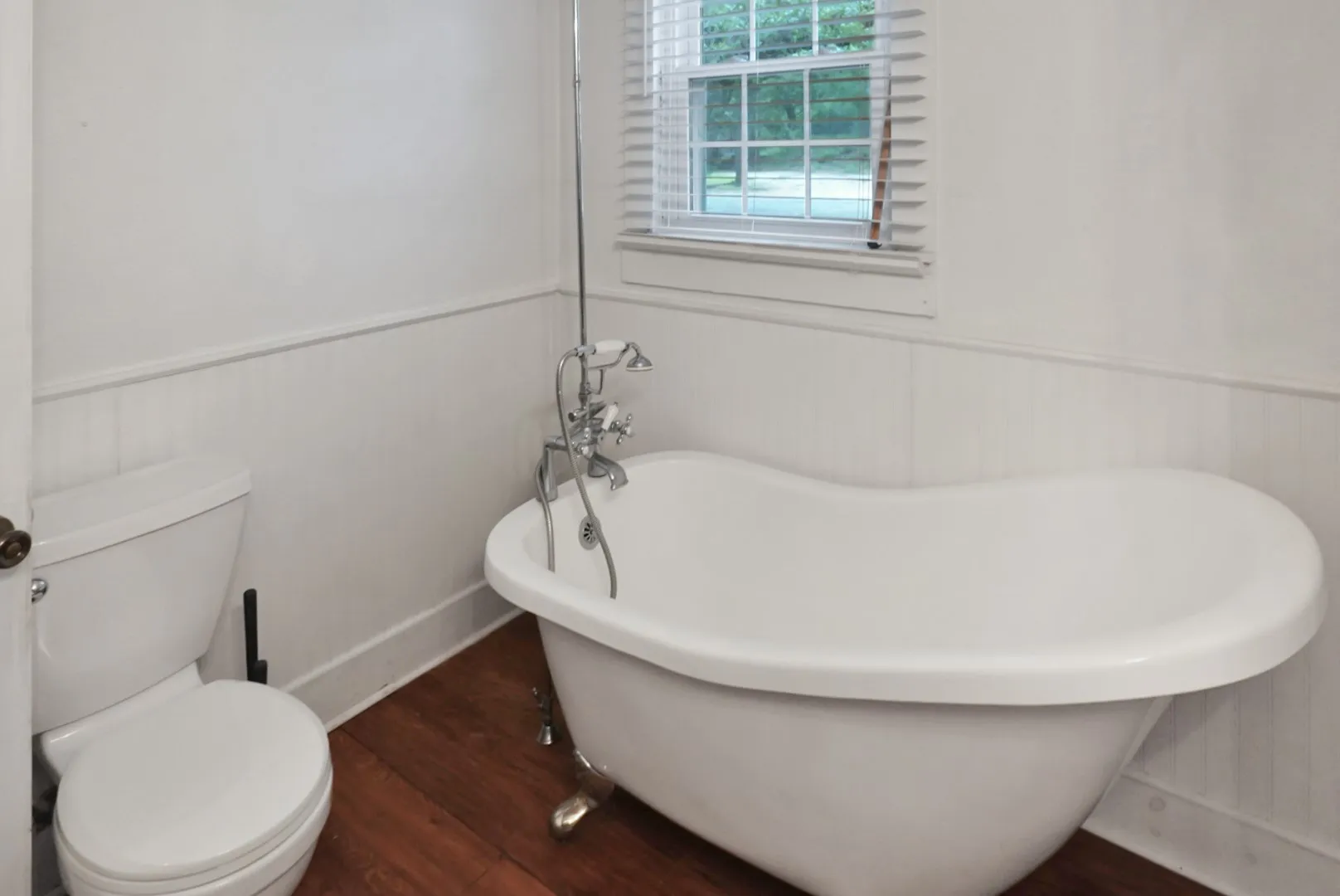 Single Family Residence For Sale in Palo Pinto County , 216 19th Street, Mineral Wells, Texas 76067, 2 Bedrooms, 1 Bathroom, Garage spaces, 1,226 Sqft, built in 1935, Price $155,000, mls#21269043, Real Estate Agent in Mineral Wells, Homes For Sale in Palo Pinto county, Homes For Sale in Mineral Wells, Realtor in Mineral Wells Texas, Real Estate Brokerage Independent Realty Texas, Luminita Cordes Realtor