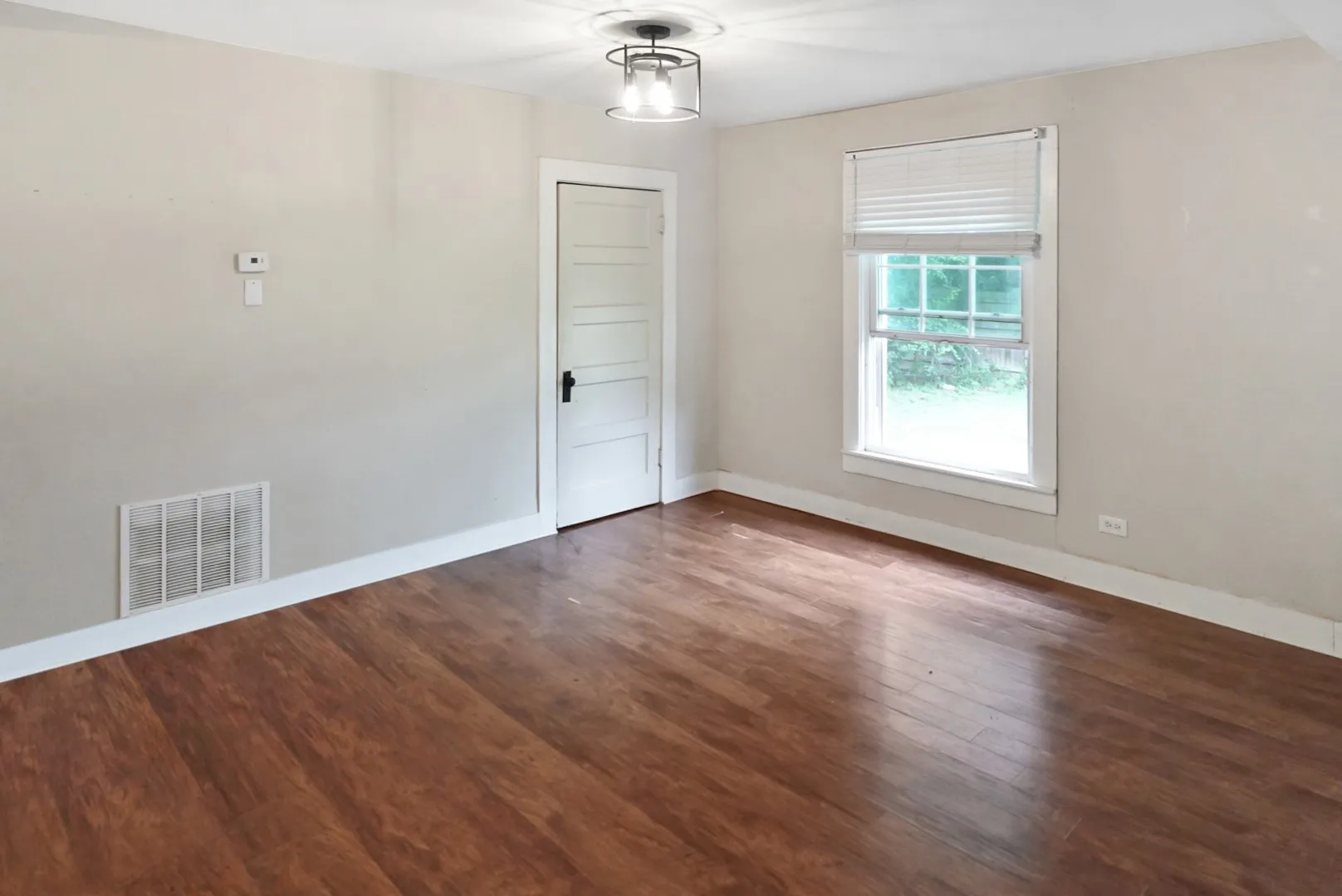 Single Family Residence For Sale in Palo Pinto County , 216 19th Street, Mineral Wells, Texas 76067, 2 Bedrooms, 1 Bathroom, Garage spaces, 1,226 Sqft, built in 1935, Price $155,000, mls#21269043, Real Estate Agent in Mineral Wells, Homes For Sale in Palo Pinto county, Homes For Sale in Mineral Wells, Realtor in Mineral Wells Texas, Real Estate Brokerage Independent Realty Texas, Luminita Cordes Realtor
