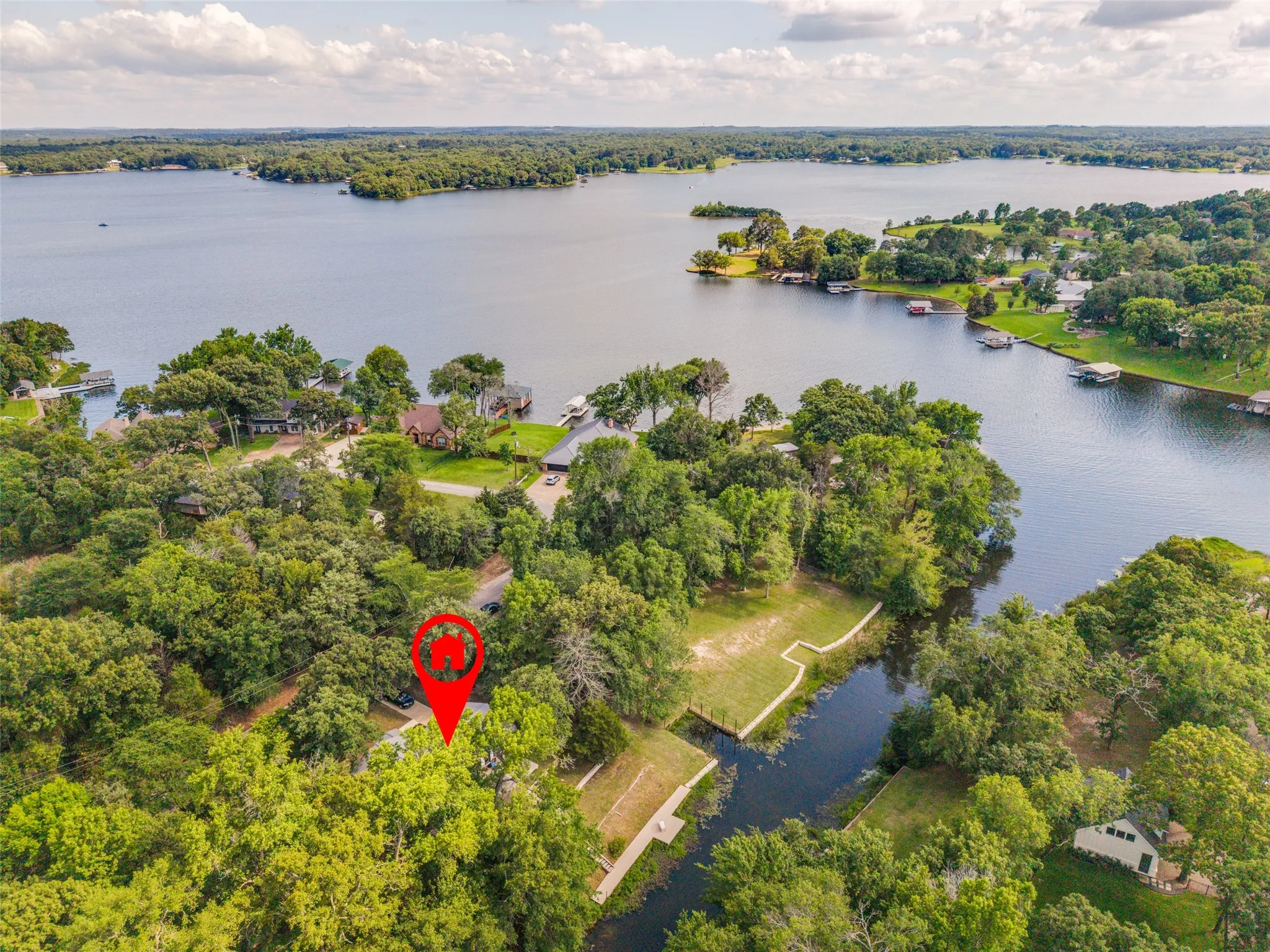 Single Family Residence For Sale in Henderson County , 2578 Tanglewood Drive, Athens, Texas 75752, 3 Bedroom, 2 Bathroom, 2 Garage spaces, 1,600 Sqft, built in 1992, mls#21268469, Real Estate Agent in Athens, Homes For Sale in Henderson county, Homes For Sale in Athens, Realtor in Athens Texas, Real Estate Brokerage Independent Realty Texas, Luminita Cordes Realtor