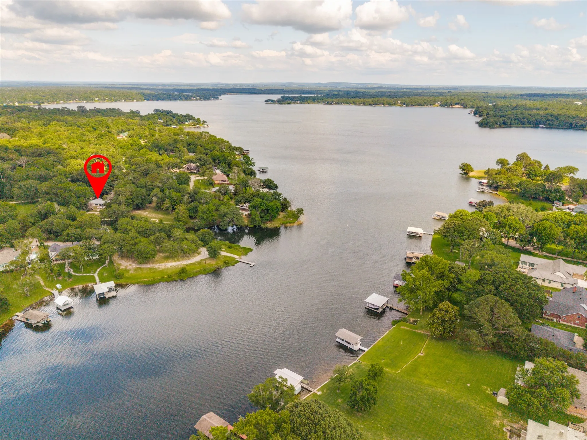 Single Family Residence For Sale in Henderson County , 2578 Tanglewood Drive, Athens, Texas 75752, 3 Bedroom, 2 Bathroom, 2 Garage spaces, 1,600 Sqft, built in 1992, mls#21268469, Real Estate Agent in Athens, Homes For Sale in Henderson county, Homes For Sale in Athens, Realtor in Athens Texas, Real Estate Brokerage Independent Realty Texas, Luminita Cordes Realtor