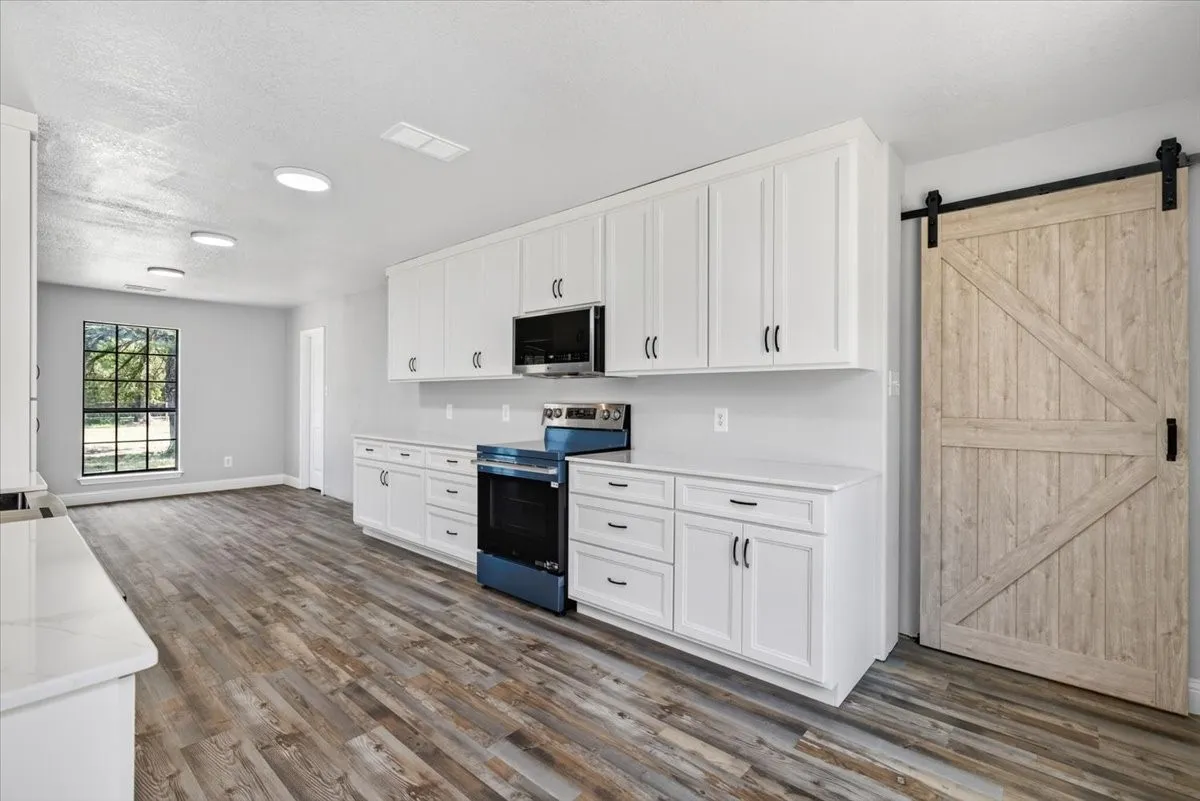 Single Family Residence For Sale in Kaufman County , 16001 County Road 4052, Kemp, Texas 75143, 3 Bedroom, 2 Bathroom, 2 Garage spaces, 1,628 Sqft, built in 2016, mls#21269048, Real Estate Agent in Kemp, Homes For Sale in Kaufman county, Homes For Sale in Kemp, Realtor in Kemp Texas, Real Estate Brokerage Independent Realty Texas, Luminita Cordes Realtor