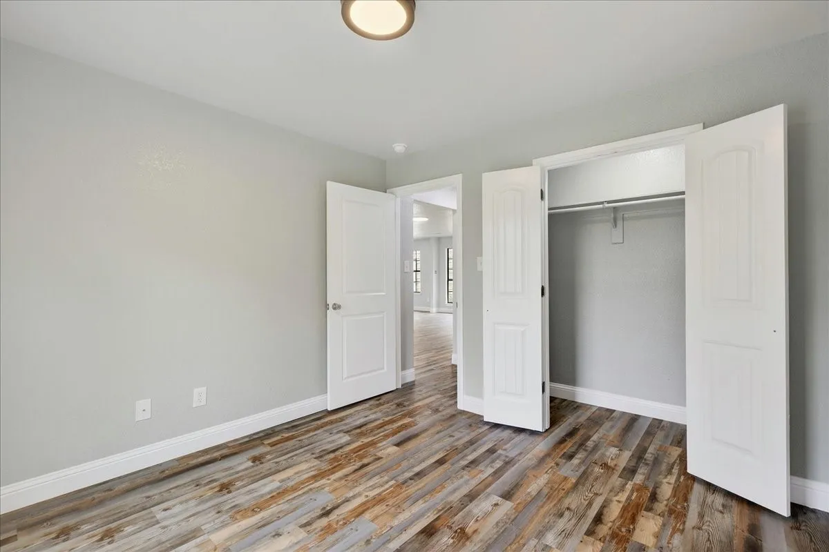 Single Family Residence For Sale in Kaufman County , 16001 County Road 4052, Kemp, Texas 75143, 3 Bedroom, 2 Bathroom, 2 Garage spaces, 1,628 Sqft, built in 2016, mls#21269048, Real Estate Agent in Kemp, Homes For Sale in Kaufman county, Homes For Sale in Kemp, Realtor in Kemp Texas, Real Estate Brokerage Independent Realty Texas, Luminita Cordes Realtor