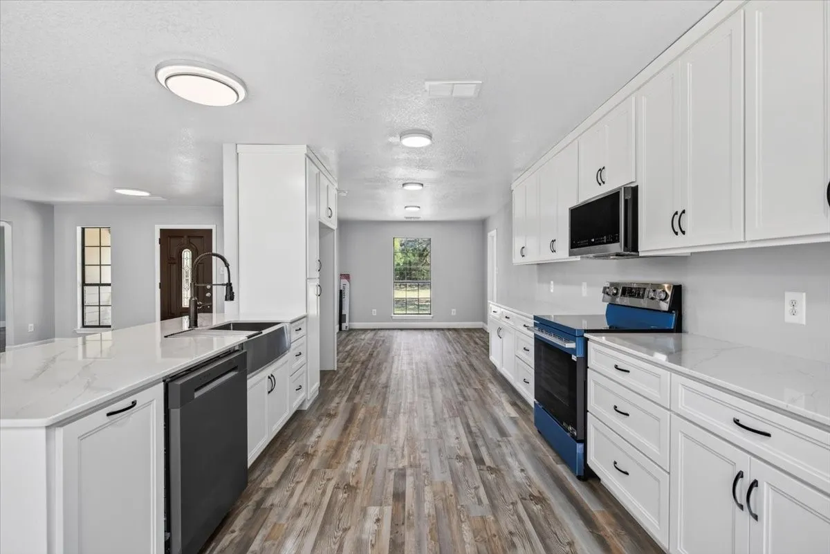 Single Family Residence For Sale in Kaufman County , 16001 County Road 4052, Kemp, Texas 75143, 3 Bedroom, 2 Bathroom, 2 Garage spaces, 1,628 Sqft, built in 2016, mls#21269048, Real Estate Agent in Kemp, Homes For Sale in Kaufman county, Homes For Sale in Kemp, Realtor in Kemp Texas, Real Estate Brokerage Independent Realty Texas, Luminita Cordes Realtor