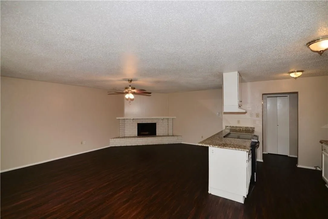 Single Family Residence For Rent in Collin County , 556 Hanover Drive, Allen, Texas 75002, 3 Bedroom, 2 Bathroom, 1 Garage spaces, 1,380 Sqft, built in 1977, mls#21269049, Real Estate Agent in Allen, Homes For Rent in Collin county, Homes For Rent in Allen, Realtor in Allen Texas, Real Estate Brokerage Independent Realty Texas, Luminita Cordes Realtor