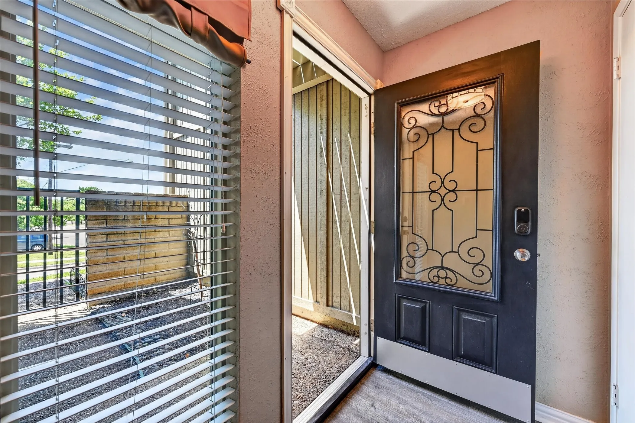 Townhouse For Sale in Tarrant County , 3006 Wayside Drive, Bedford, Texas 76021, 2 Bedroom, 3 Bathroom, 2 Garage spaces, 1,518 Sqft, built in 1977, mls#21268824, Real Estate Agent in Bedford, Homes For Sale in Tarrant county, Homes For Sale in Bedford, Realtor in Bedford Texas, Real Estate Brokerage Independent Realty Texas, Luminita Cordes Realtor