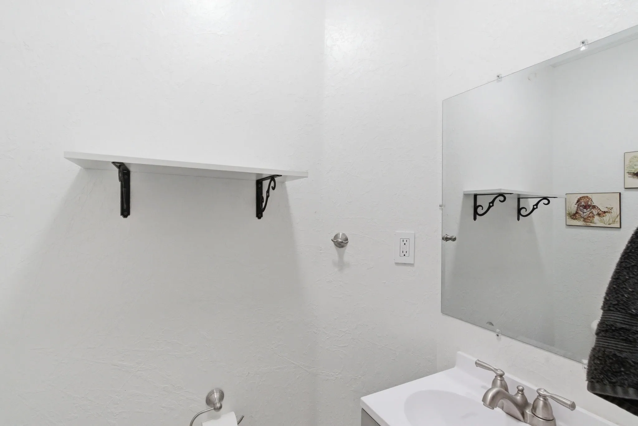 Single Family Residence For Sale in Palo Pinto County , 1001 NW 11th Street, Mineral Wells, Texas 76067, 3 Bedroom, 3 Bathroom, 2 Garage spaces, 2,001 Sqft, built in 1964, mls#21268635, Real Estate Agent in Mineral Wells, Homes For Sale in Palo Pinto county, Homes For Sale in Mineral Wells, Realtor in Mineral Wells Texas, Real Estate Brokerage Independent Realty Texas, Luminita Cordes Realtor