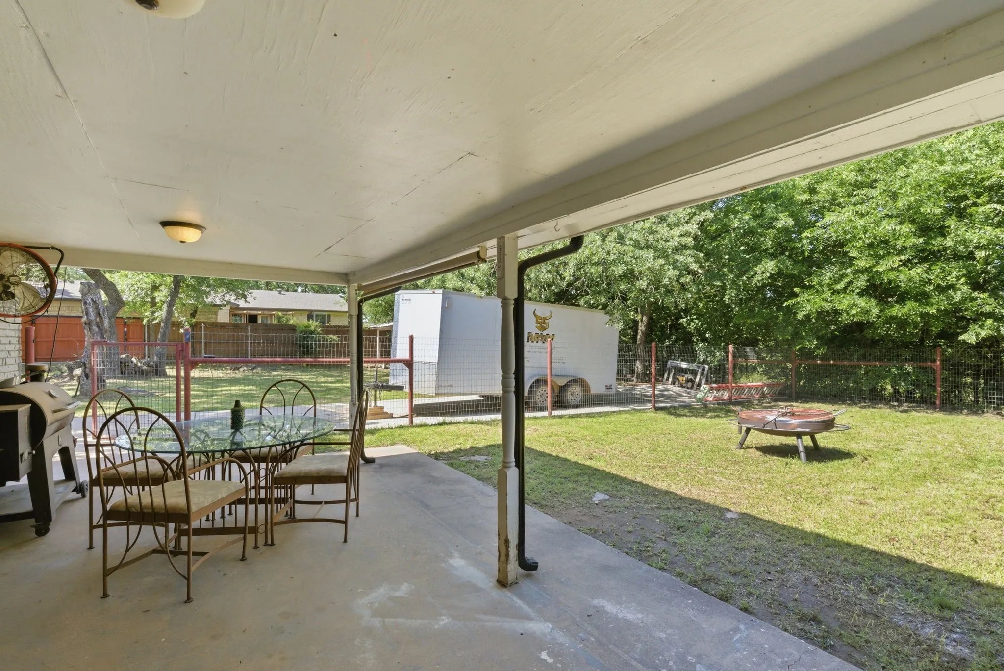 Single Family Residence For Sale in Palo Pinto County , 1001 NW 11th Street, Mineral Wells, Texas 76067, 3 Bedroom, 3 Bathroom, 2 Garage spaces, 2,001 Sqft, built in 1964, mls#21268635, Real Estate Agent in Mineral Wells, Homes For Sale in Palo Pinto county, Homes For Sale in Mineral Wells, Realtor in Mineral Wells Texas, Real Estate Brokerage Independent Realty Texas, Luminita Cordes Realtor