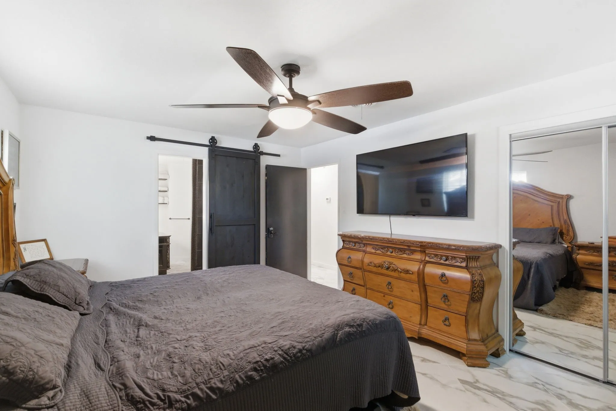 Single Family Residence For Sale in Palo Pinto County , 1001 NW 11th Street, Mineral Wells, Texas 76067, 3 Bedroom, 3 Bathroom, 2 Garage spaces, 2,001 Sqft, built in 1964, mls#21268635, Real Estate Agent in Mineral Wells, Homes For Sale in Palo Pinto county, Homes For Sale in Mineral Wells, Realtor in Mineral Wells Texas, Real Estate Brokerage Independent Realty Texas, Luminita Cordes Realtor