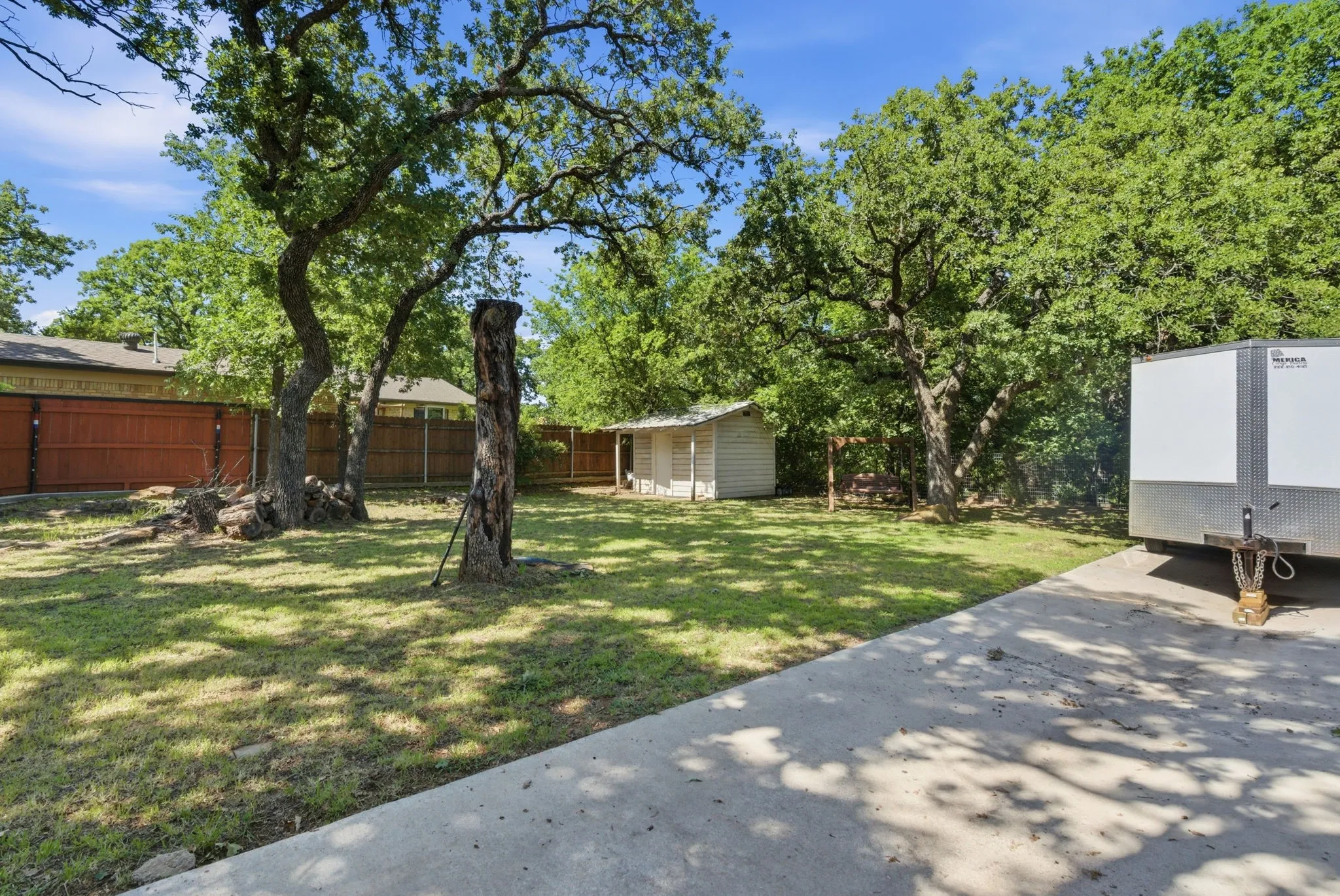 Single Family Residence For Sale in Palo Pinto County , 1001 NW 11th Street, Mineral Wells, Texas 76067, 3 Bedroom, 3 Bathroom, 2 Garage spaces, 2,001 Sqft, built in 1964, mls#21268635, Real Estate Agent in Mineral Wells, Homes For Sale in Palo Pinto county, Homes For Sale in Mineral Wells, Realtor in Mineral Wells Texas, Real Estate Brokerage Independent Realty Texas, Luminita Cordes Realtor
