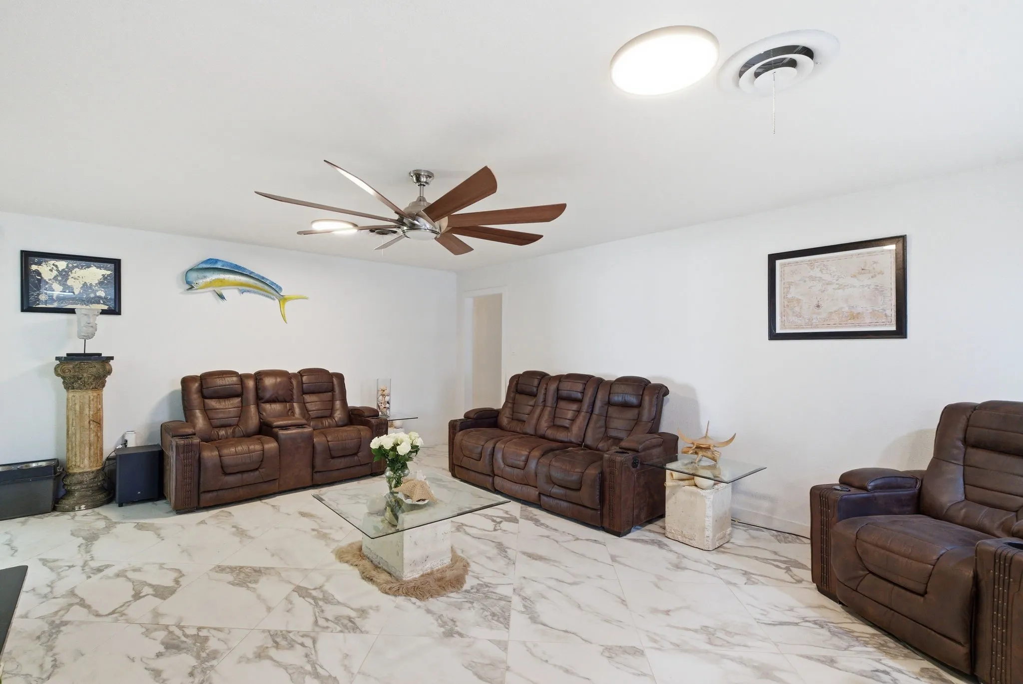 Single Family Residence For Sale in Palo Pinto County , 1001 NW 11th Street, Mineral Wells, Texas 76067, 3 Bedroom, 3 Bathroom, 2 Garage spaces, 2,001 Sqft, built in 1964, mls#21268635, Real Estate Agent in Mineral Wells, Homes For Sale in Palo Pinto county, Homes For Sale in Mineral Wells, Realtor in Mineral Wells Texas, Real Estate Brokerage Independent Realty Texas, Luminita Cordes Realtor