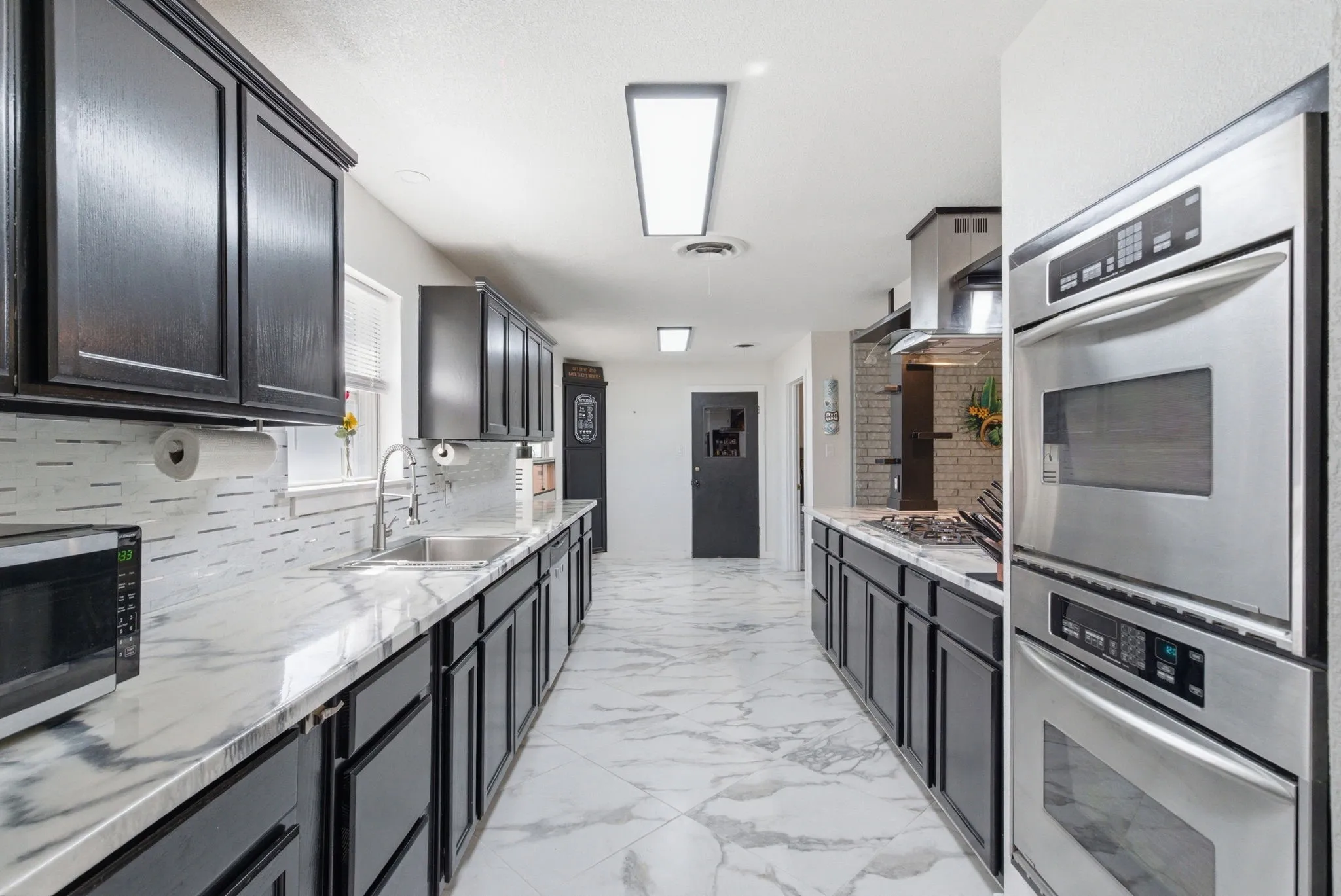 Single Family Residence For Sale in Palo Pinto County , 1001 NW 11th Street, Mineral Wells, Texas 76067, 3 Bedroom, 3 Bathroom, 2 Garage spaces, 2,001 Sqft, built in 1964, mls#21268635, Real Estate Agent in Mineral Wells, Homes For Sale in Palo Pinto county, Homes For Sale in Mineral Wells, Realtor in Mineral Wells Texas, Real Estate Brokerage Independent Realty Texas, Luminita Cordes Realtor