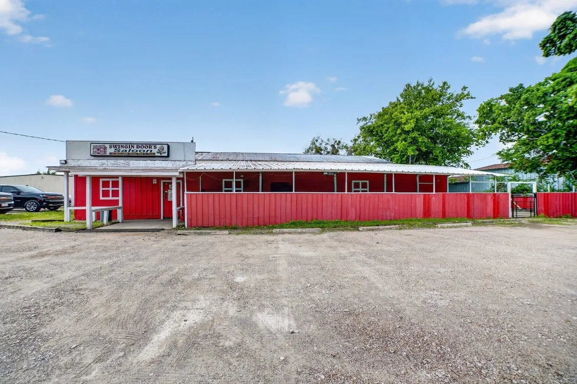 Retail For Sale in Kaufman County , 304 Fm 148, Terrell, Texas 75160, 0, 0, Garage spaces, 4,200 Sqft, built in 1970, Price $1,400,000, mls#21254655, Real Estate Agent in Terrell, Homes For Sale in Kaufman county, Homes For Sale in Terrell, Realtor in Terrell Texas, Real Estate Brokerage Independent Realty Texas, Luminita Cordes Realtor