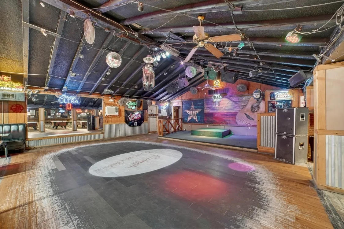 Retail For Sale in Kaufman County , 304 Fm 148, Terrell, Texas 75160, 0, 0, Garage spaces, 4,200 Sqft, built in 1970, Price $1,400,000, mls#21254655, Real Estate Agent in Terrell, Homes For Sale in Kaufman county, Homes For Sale in Terrell, Realtor in Terrell Texas, Real Estate Brokerage Independent Realty Texas, Luminita Cordes Realtor