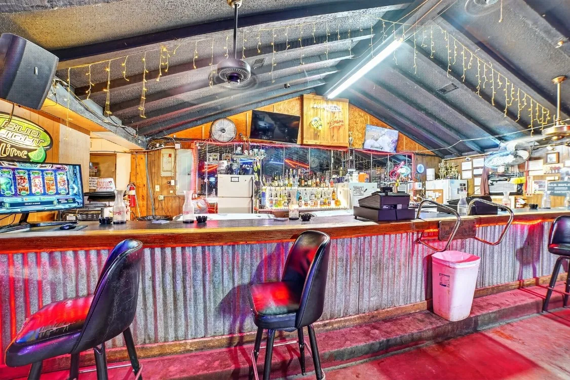 Retail For Sale in Kaufman County , 304 Fm 148, Terrell, Texas 75160, 0, 0, Garage spaces, 4,200 Sqft, built in 1970, Price $1,400,000, mls#21254655, Real Estate Agent in Terrell, Homes For Sale in Kaufman county, Homes For Sale in Terrell, Realtor in Terrell Texas, Real Estate Brokerage Independent Realty Texas, Luminita Cordes Realtor