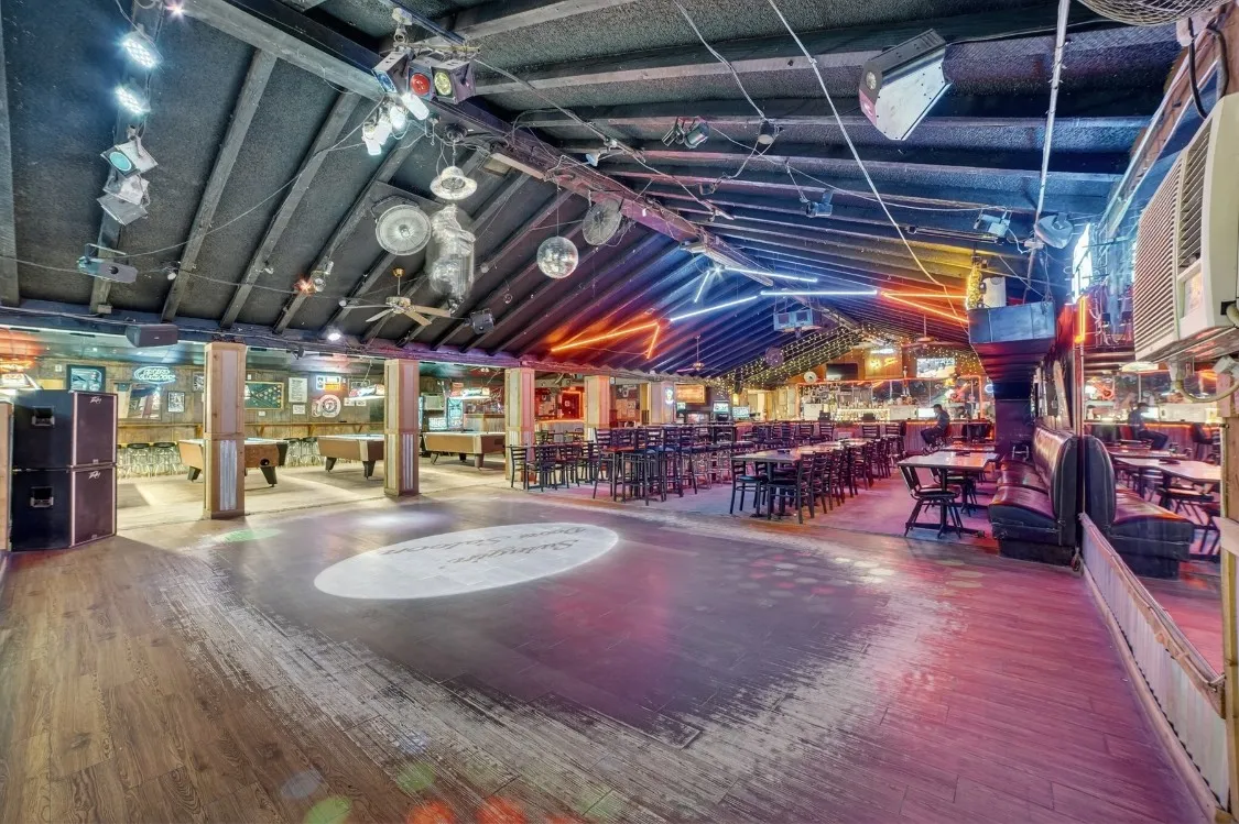 Retail For Sale in Kaufman County , 304 Fm 148, Terrell, Texas 75160, 0, 0, Garage spaces, 4,200 Sqft, built in 1970, Price $1,400,000, mls#21254655, Real Estate Agent in Terrell, Homes For Sale in Kaufman county, Homes For Sale in Terrell, Realtor in Terrell Texas, Real Estate Brokerage Independent Realty Texas, Luminita Cordes Realtor