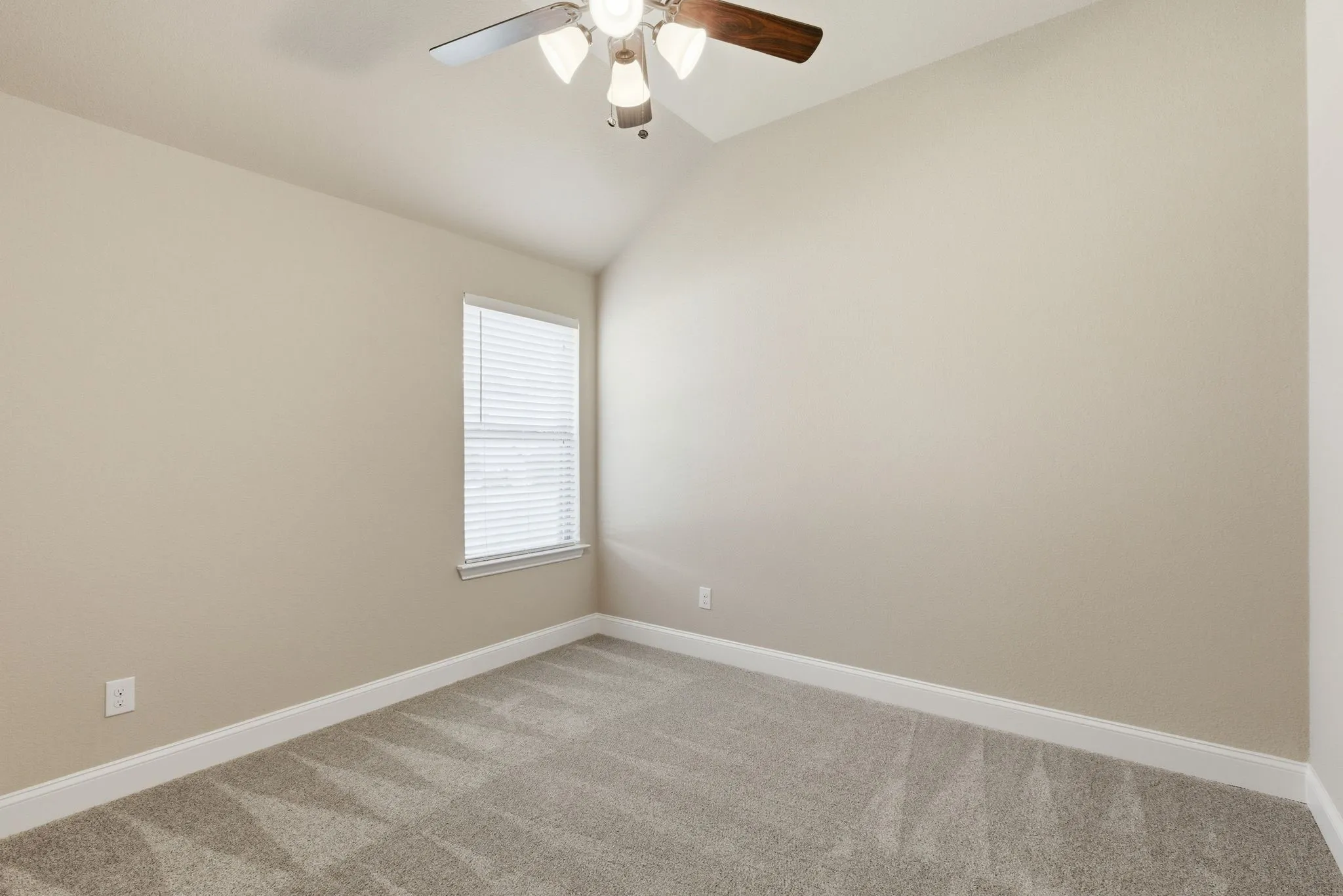 Single Family Residence For Sale in Collin County , 1706 Asbury Drive, Wylie, Texas 75098, 4 Bedroom, 2 Bathroom, 2 Garage spaces, 2,635 Sqft, built in 2018, mls#21266689, Real Estate Agent in Wylie, Homes For Sale in Collin county, Homes For Sale in Wylie, Realtor in Wylie Texas, Real Estate Brokerage Independent Realty Texas, Luminita Cordes Realtor