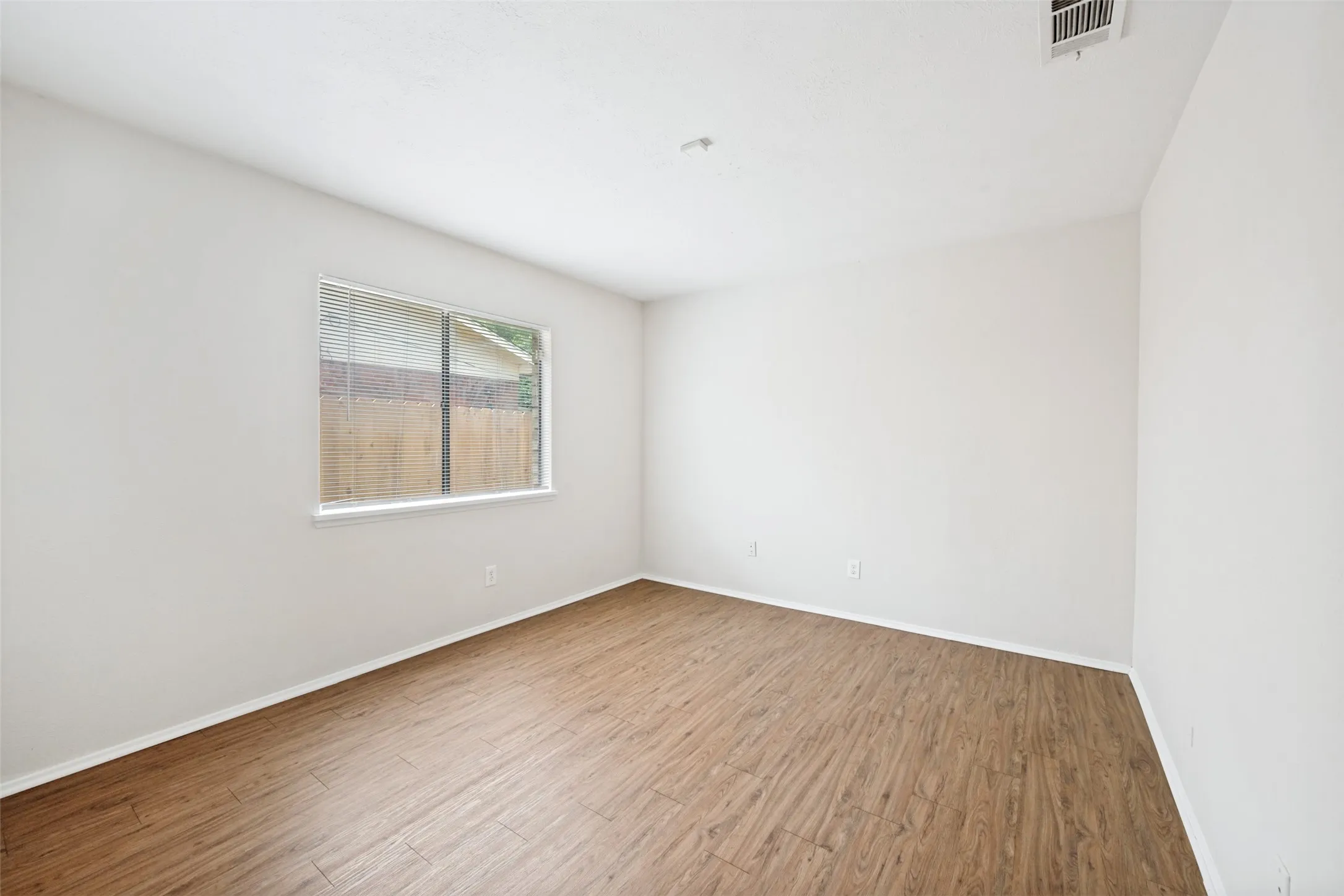 Secondary bedroom