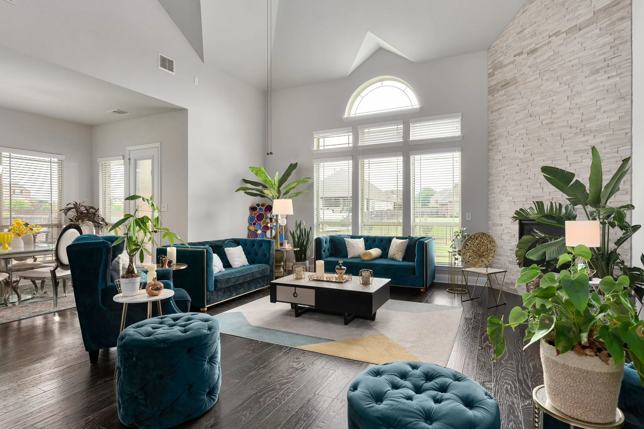 Single Family Residence For Sale in Denton County , 116 Thoroughbred Drive, Hickory Creek, Texas 75065, 5 Bedroom, 4 Bathroom, 3 Garage spaces, 4,454 Sqft, built in 2019, mls#21267079, Real Estate Agent in Hickory Creek, Homes For Sale in Denton county, Homes For Sale in Hickory Creek, Realtor in Hickory Creek Texas, Real Estate Brokerage Independent Realty Texas, Luminita Cordes Realtor