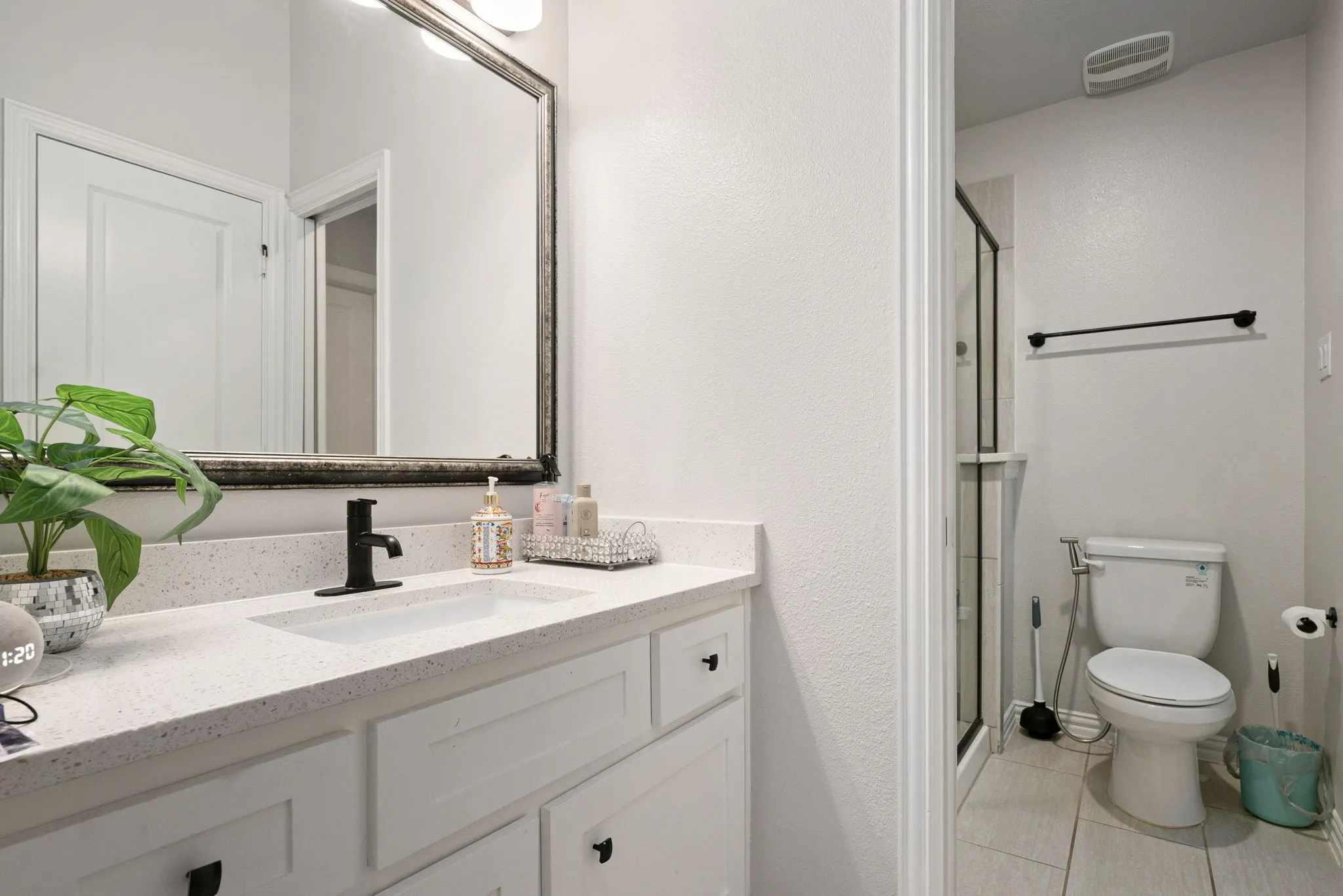 Single Family Residence For Sale in Denton County , 116 Thoroughbred Drive, Hickory Creek, Texas 75065, 5 Bedroom, 4 Bathroom, 3 Garage spaces, 4,454 Sqft, built in 2019, mls#21267079, Real Estate Agent in Hickory Creek, Homes For Sale in Denton county, Homes For Sale in Hickory Creek, Realtor in Hickory Creek Texas, Real Estate Brokerage Independent Realty Texas, Luminita Cordes Realtor