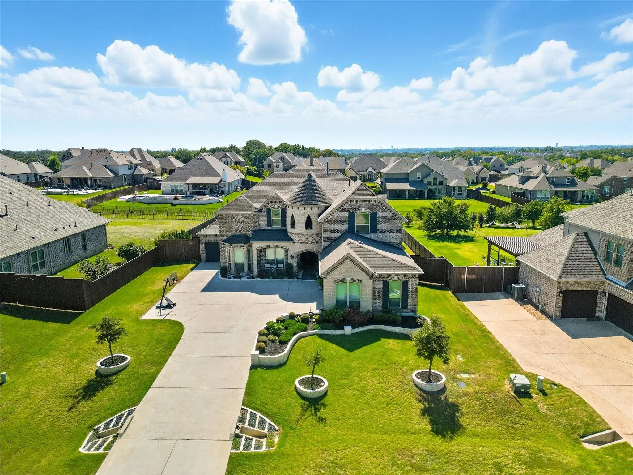 Single Family Residence For Sale in Denton County , 116 Thoroughbred Drive, Hickory Creek, Texas 75065, 5 Bedroom, 4 Bathroom, 3 Garage spaces, 4,454 Sqft, built in 2019, mls#21267079, Real Estate Agent in Hickory Creek, Homes For Sale in Denton county, Homes For Sale in Hickory Creek, Realtor in Hickory Creek Texas, Real Estate Brokerage Independent Realty Texas, Luminita Cordes Realtor