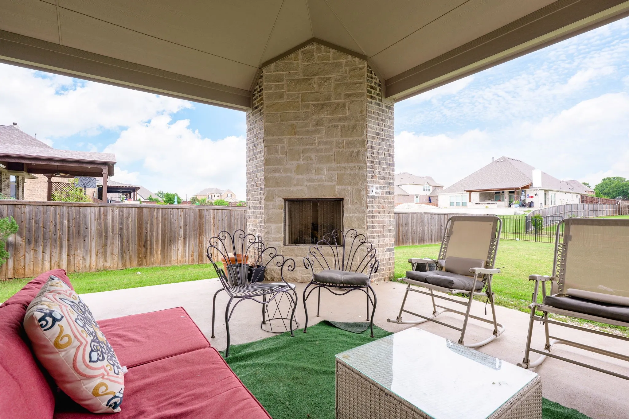 Single Family Residence For Sale in Denton County , 116 Thoroughbred Drive, Hickory Creek, Texas 75065, 5 Bedroom, 4 Bathroom, 3 Garage spaces, 4,454 Sqft, built in 2019, mls#21267079, Real Estate Agent in Hickory Creek, Homes For Sale in Denton county, Homes For Sale in Hickory Creek, Realtor in Hickory Creek Texas, Real Estate Brokerage Independent Realty Texas, Luminita Cordes Realtor