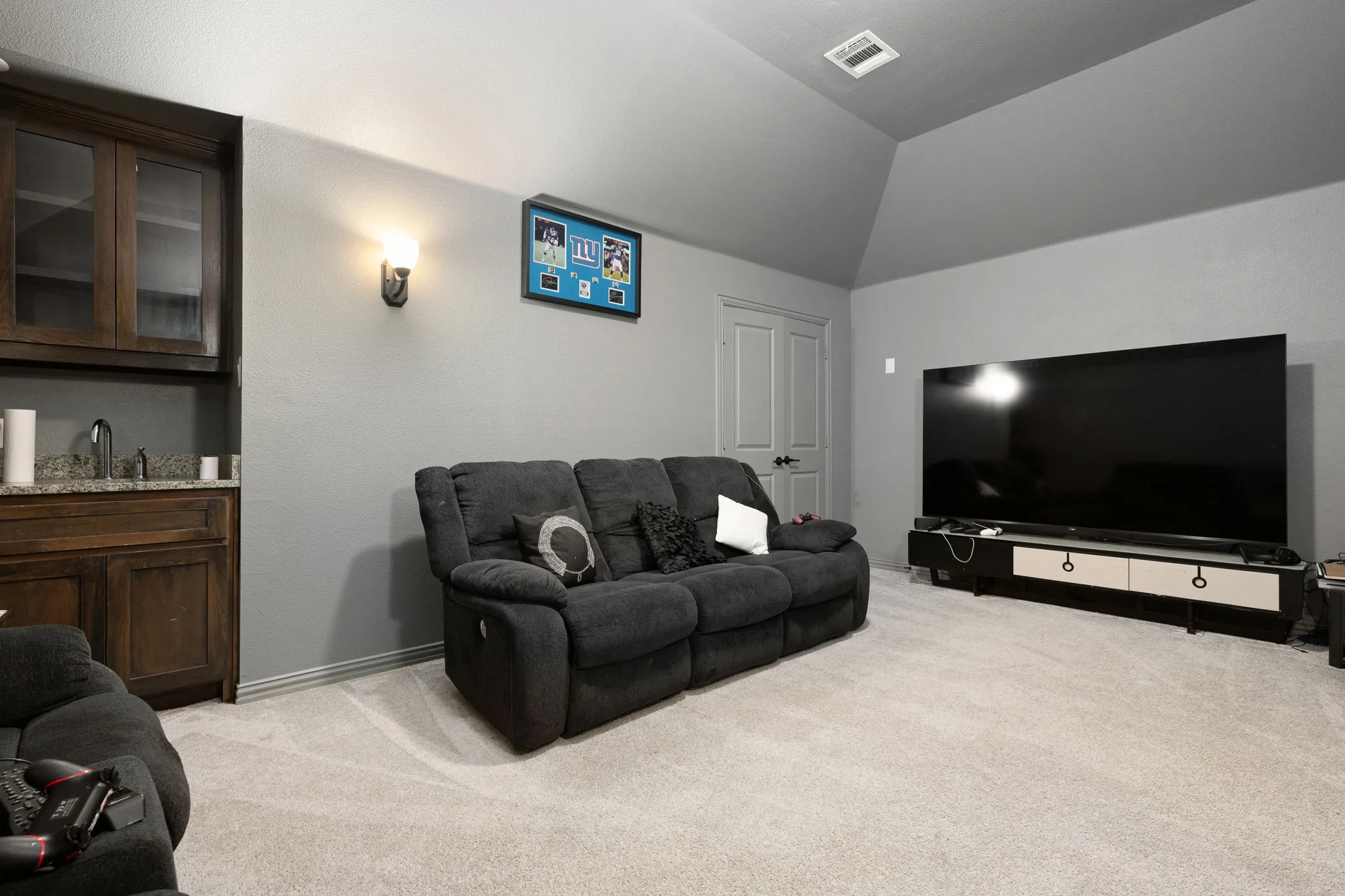 Single Family Residence For Sale in Denton County , 116 Thoroughbred Drive, Hickory Creek, Texas 75065, 5 Bedroom, 4 Bathroom, 3 Garage spaces, 4,454 Sqft, built in 2019, mls#21267079, Real Estate Agent in Hickory Creek, Homes For Sale in Denton county, Homes For Sale in Hickory Creek, Realtor in Hickory Creek Texas, Real Estate Brokerage Independent Realty Texas, Luminita Cordes Realtor
