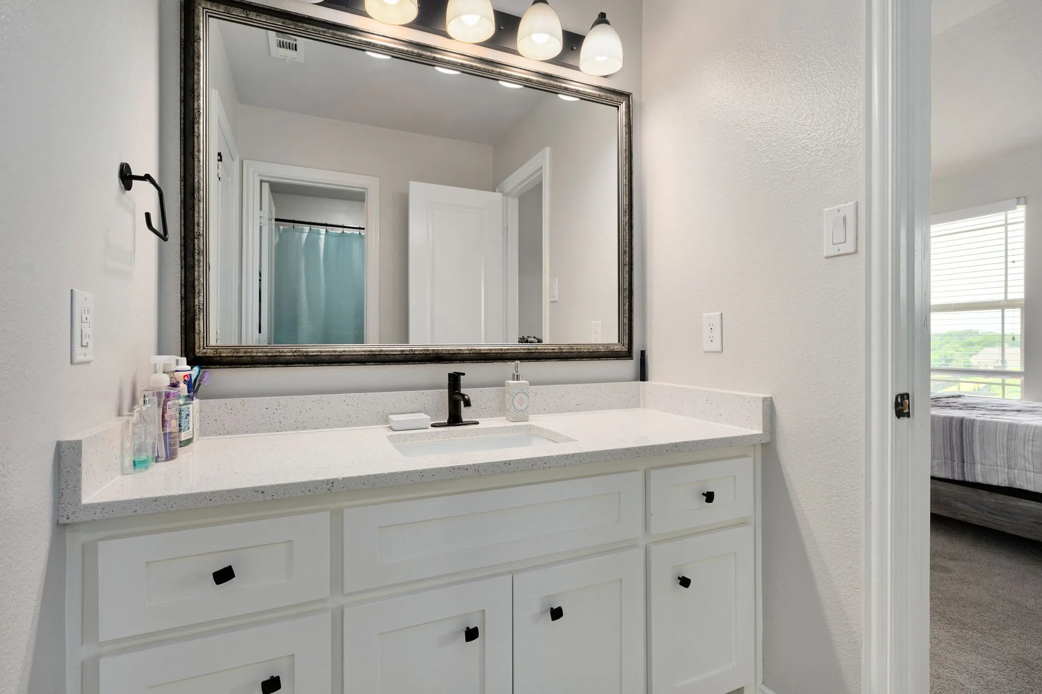 Single Family Residence For Sale in Denton County , 116 Thoroughbred Drive, Hickory Creek, Texas 75065, 5 Bedroom, 4 Bathroom, 3 Garage spaces, 4,454 Sqft, built in 2019, mls#21267079, Real Estate Agent in Hickory Creek, Homes For Sale in Denton county, Homes For Sale in Hickory Creek, Realtor in Hickory Creek Texas, Real Estate Brokerage Independent Realty Texas, Luminita Cordes Realtor