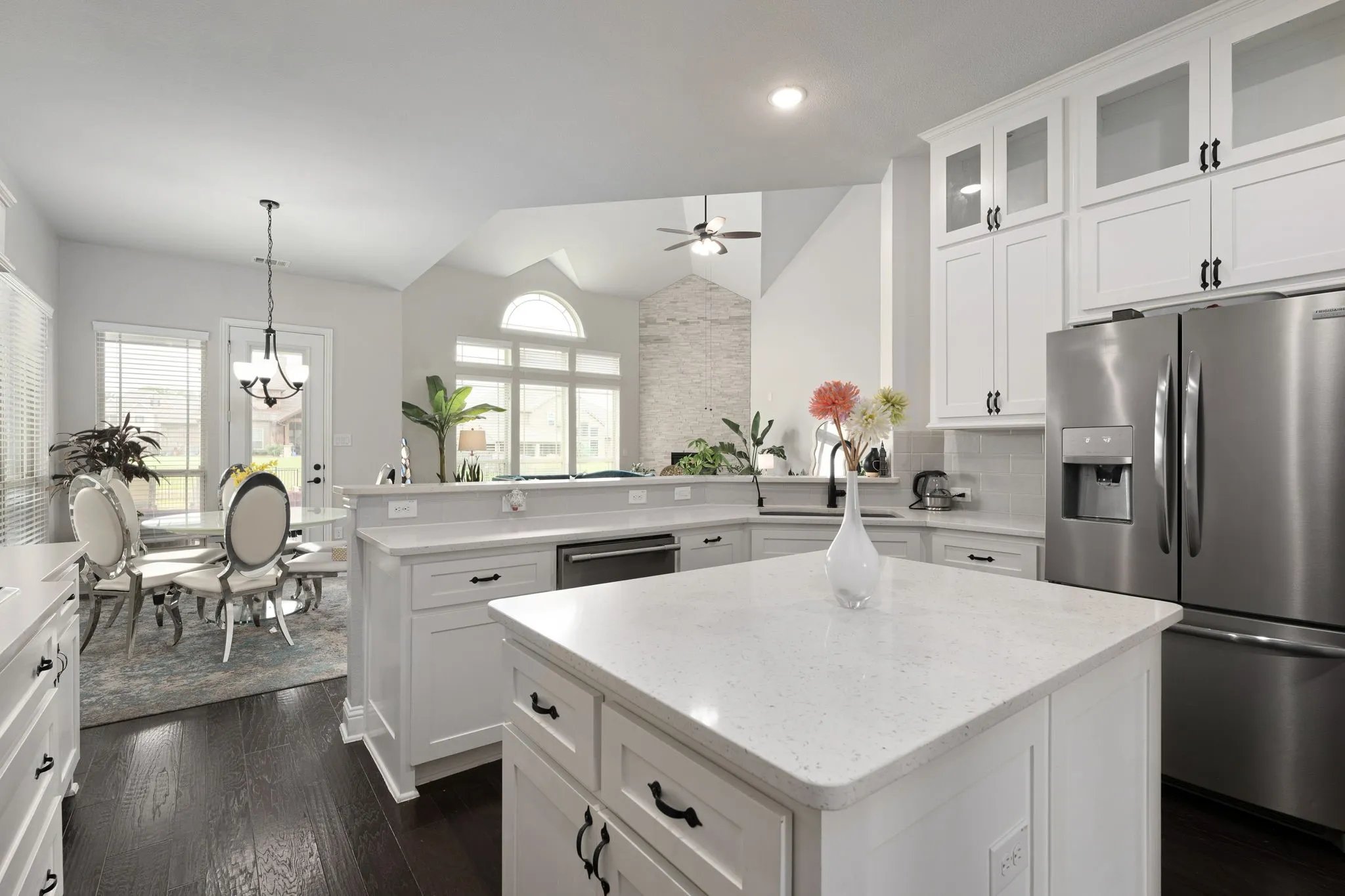 Single Family Residence For Sale in Denton County , 116 Thoroughbred Drive, Hickory Creek, Texas 75065, 5 Bedroom, 4 Bathroom, 3 Garage spaces, 4,454 Sqft, built in 2019, mls#21267079, Real Estate Agent in Hickory Creek, Homes For Sale in Denton county, Homes For Sale in Hickory Creek, Realtor in Hickory Creek Texas, Real Estate Brokerage Independent Realty Texas, Luminita Cordes Realtor
