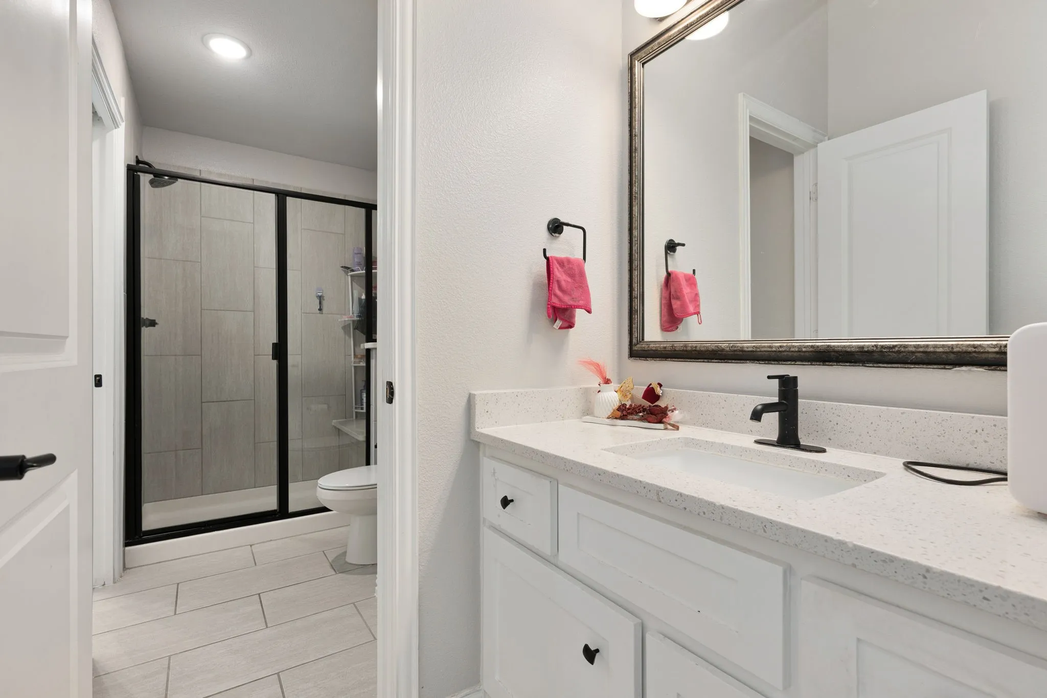 Single Family Residence For Sale in Denton County , 116 Thoroughbred Drive, Hickory Creek, Texas 75065, 5 Bedroom, 4 Bathroom, 3 Garage spaces, 4,454 Sqft, built in 2019, mls#21267079, Real Estate Agent in Hickory Creek, Homes For Sale in Denton county, Homes For Sale in Hickory Creek, Realtor in Hickory Creek Texas, Real Estate Brokerage Independent Realty Texas, Luminita Cordes Realtor