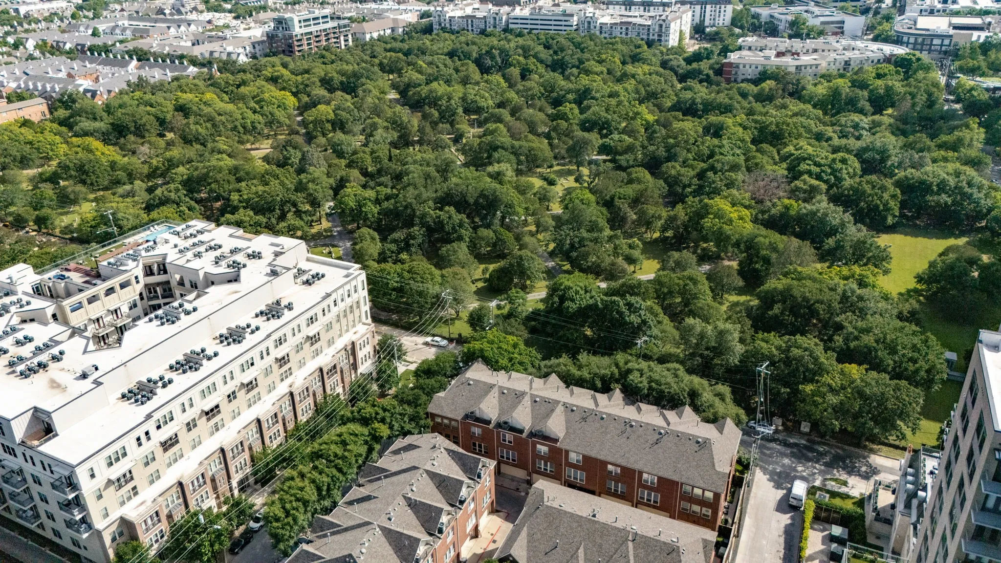 Single Family Residence For Sale in Dallas County , 3427 Howell Street, Dallas, Texas 75204, 3 Bedrooms, 4 Bathrooms, 2 Garage spaces, 2,471 Sqft, built in 2004, Price $790,000, mls#21259699, Real Estate Agent in Dallas, Homes For Sale in Dallas county, Homes For Sale in Dallas, Realtor in Dallas Texas, Real Estate Brokerage Independent Realty Texas, Luminita Cordes Realtor