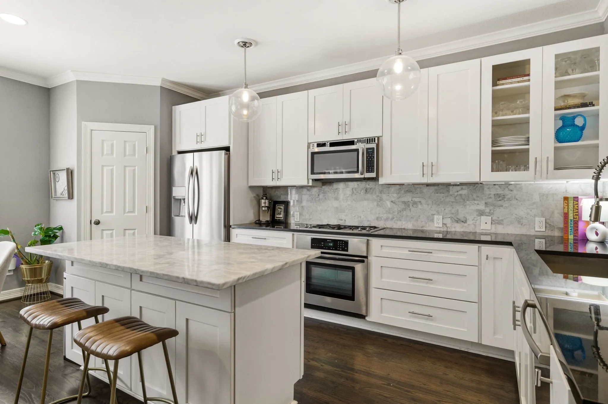 Single Family Residence For Sale in Dallas County , 3427 Howell Street, Dallas, Texas 75204, 3 Bedrooms, 4 Bathrooms, 2 Garage spaces, 2,471 Sqft, built in 2004, Price $790,000, mls#21259699, Real Estate Agent in Dallas, Homes For Sale in Dallas county, Homes For Sale in Dallas, Realtor in Dallas Texas, Real Estate Brokerage Independent Realty Texas, Luminita Cordes Realtor