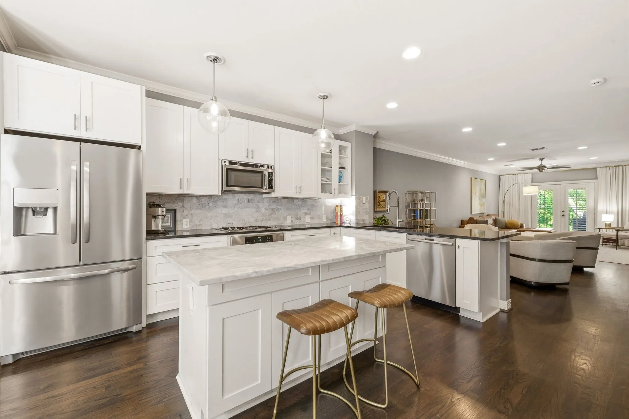Single Family Residence For Sale in Dallas County , 3427 Howell Street, Dallas, Texas 75204, 3 Bedrooms, 4 Bathrooms, 2 Garage spaces, 2,471 Sqft, built in 2004, Price $790,000, mls#21259699, Real Estate Agent in Dallas, Homes For Sale in Dallas county, Homes For Sale in Dallas, Realtor in Dallas Texas, Real Estate Brokerage Independent Realty Texas, Luminita Cordes Realtor