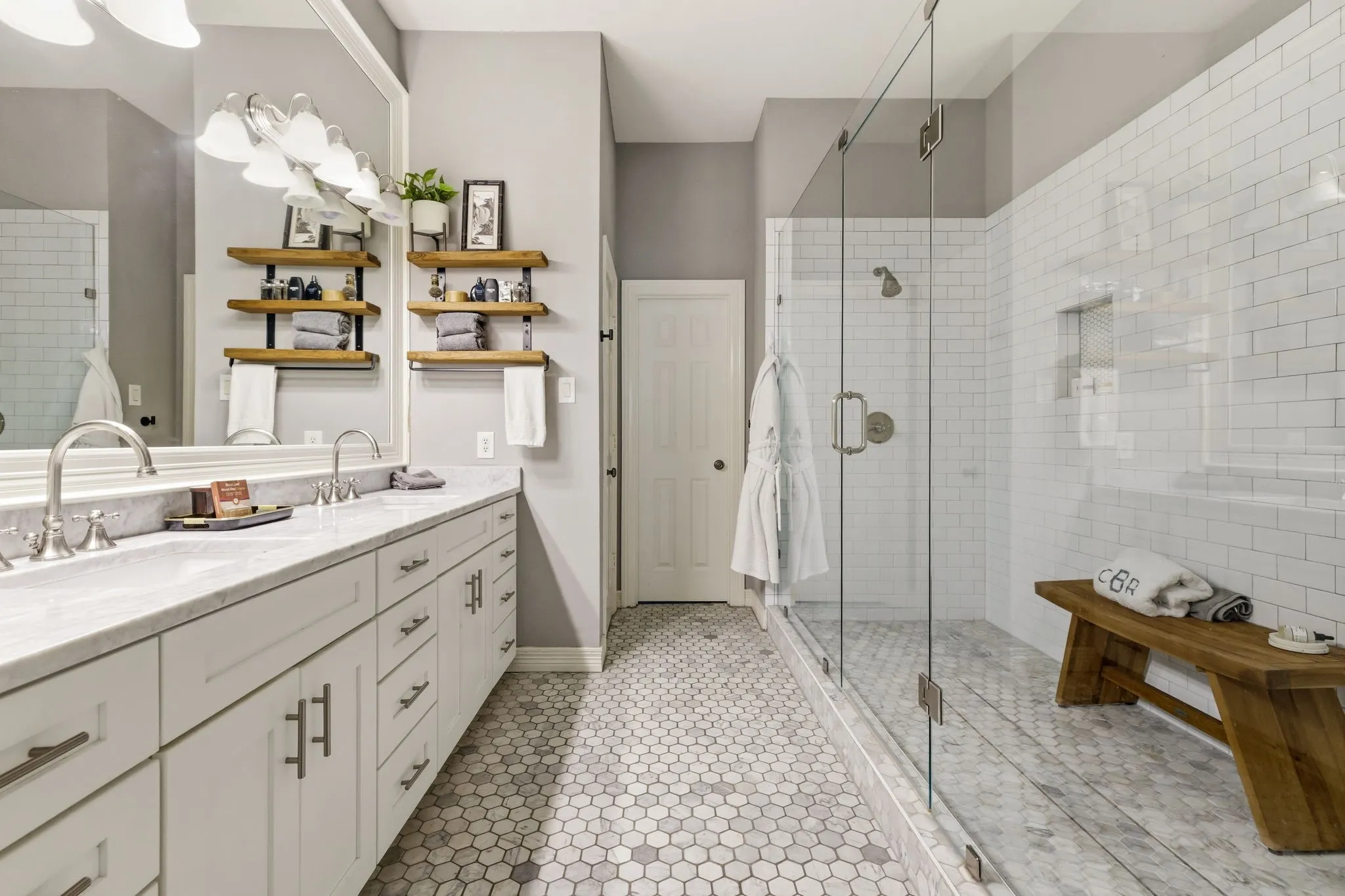 Single Family Residence For Sale in Dallas County , 3427 Howell Street, Dallas, Texas 75204, 3 Bedrooms, 4 Bathrooms, 2 Garage spaces, 2,471 Sqft, built in 2004, Price $790,000, mls#21259699, Real Estate Agent in Dallas, Homes For Sale in Dallas county, Homes For Sale in Dallas, Realtor in Dallas Texas, Real Estate Brokerage Independent Realty Texas, Luminita Cordes Realtor